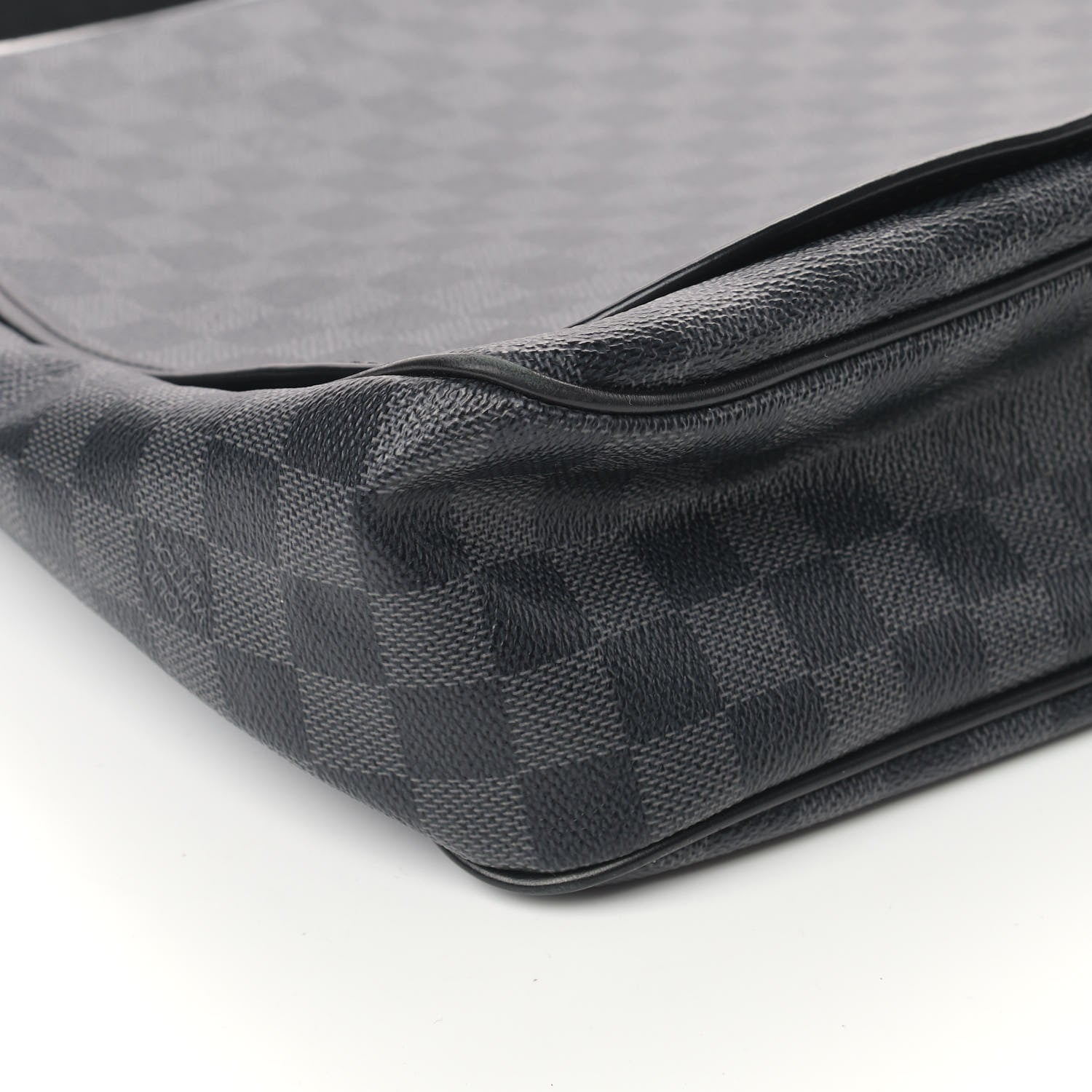 Louis Vuitton Damier Graphite Daniel GM 7 of 11