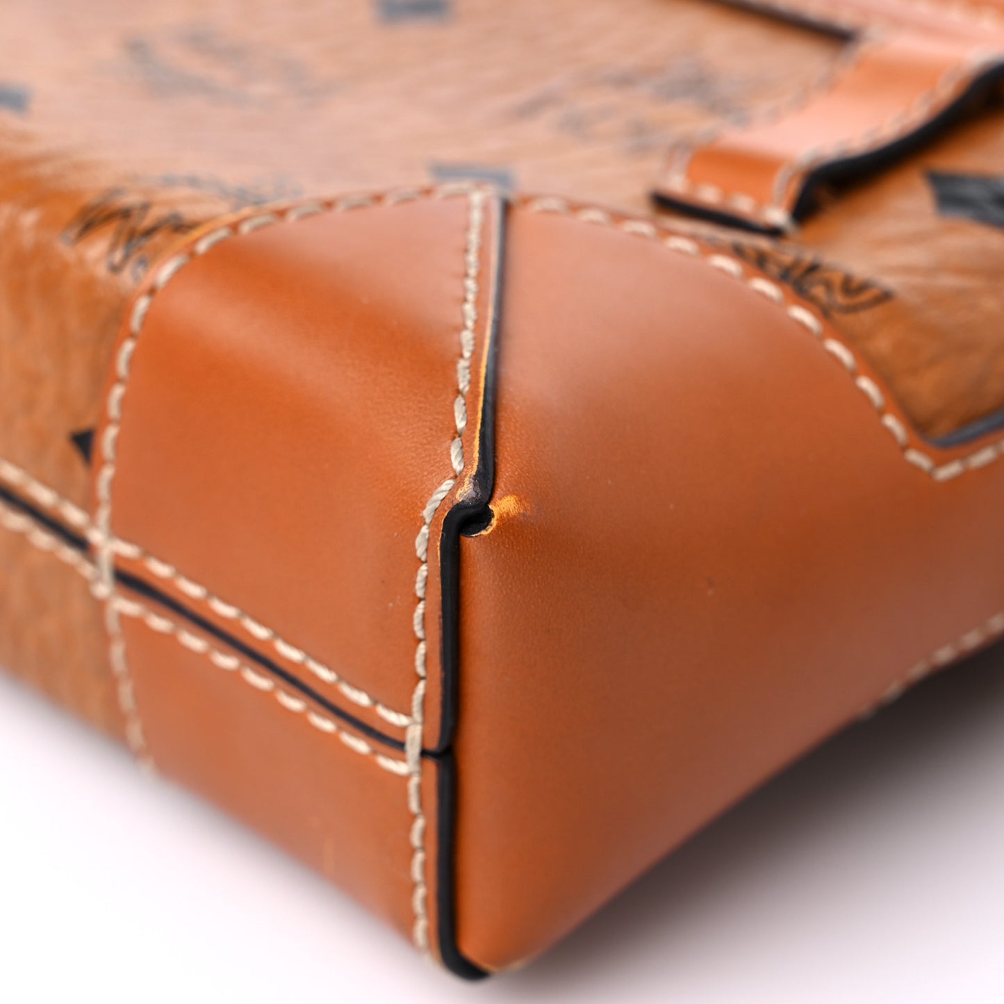 Visetos Soft Berlin Convertible Belt Bag Cognac