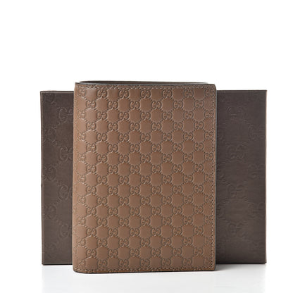 Gucci Microguccissima Passport Case Acero 8 of 8