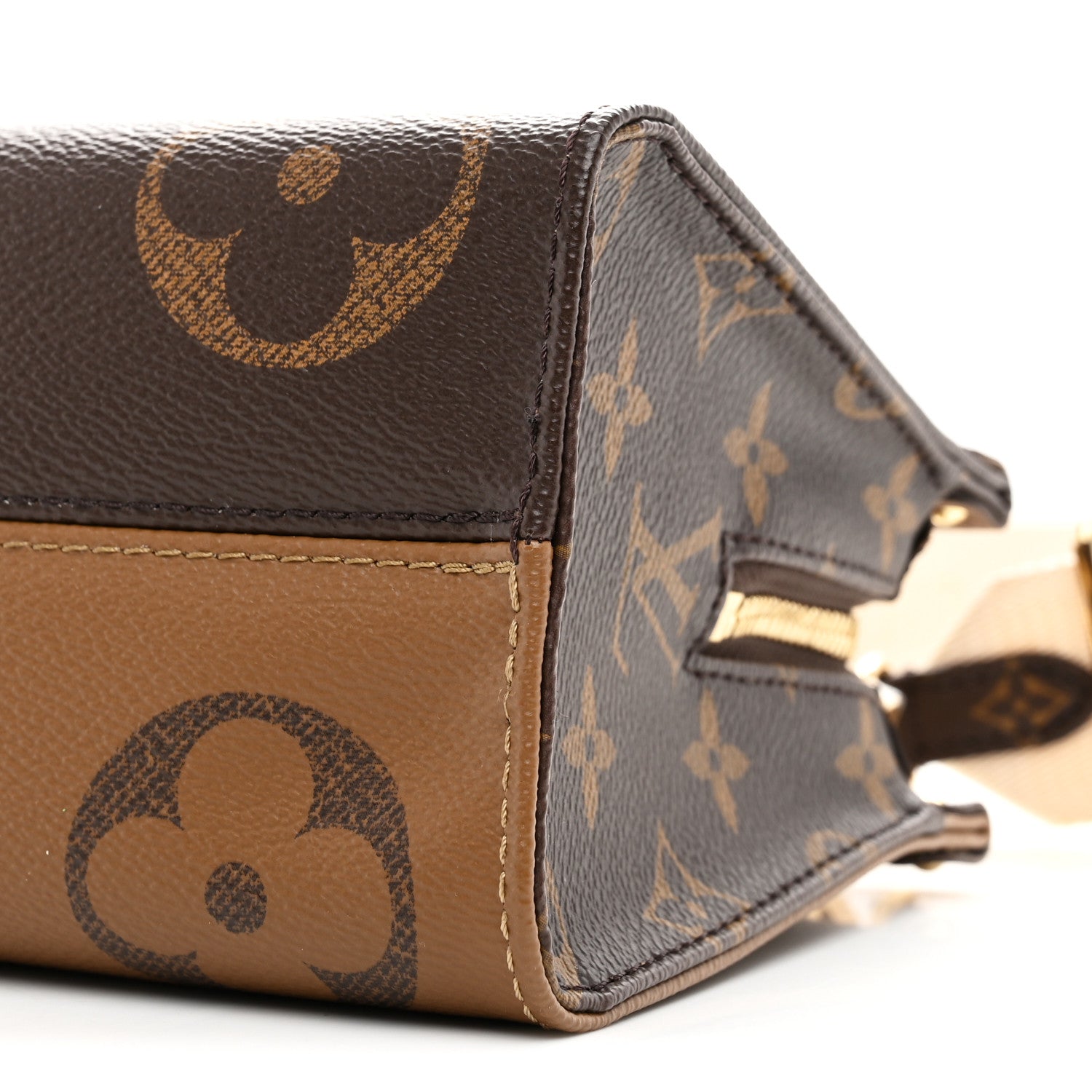 Louis Vuitton Reverse Monogram Giant OnTheGo East West 9 of 10
