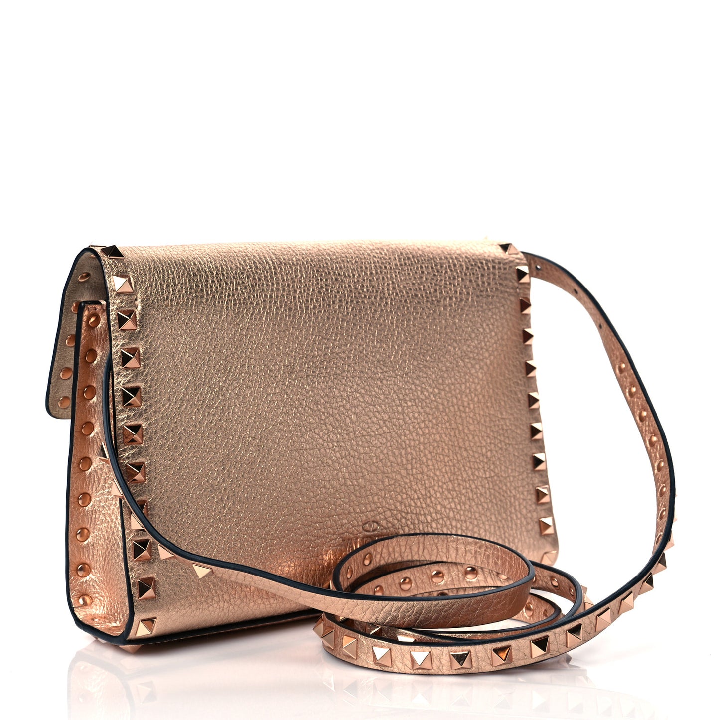 Metallic Pebbled Calfskin Medium Rockstud Flip Lock Crossbody Bag Rame