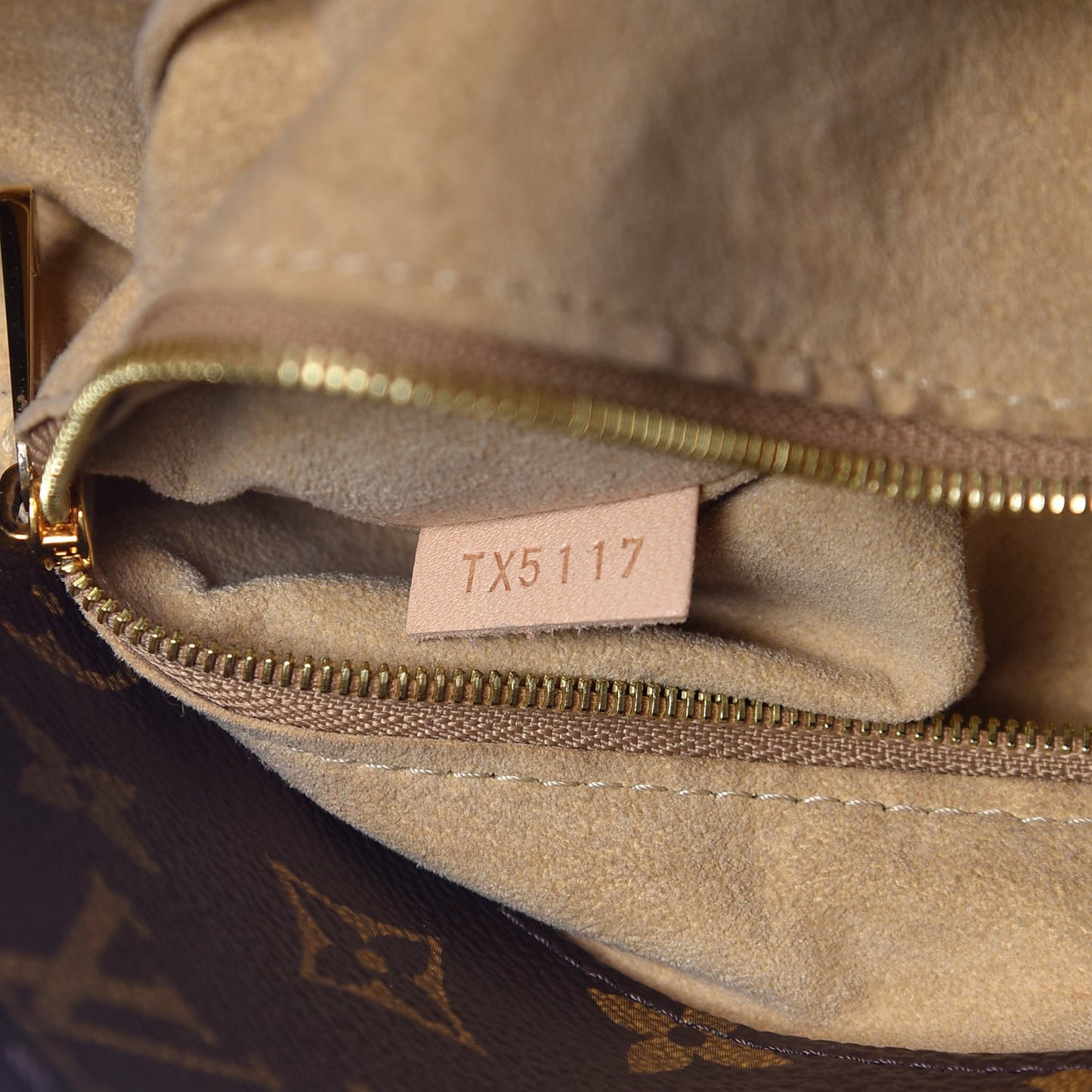 Monogram Artsy MM