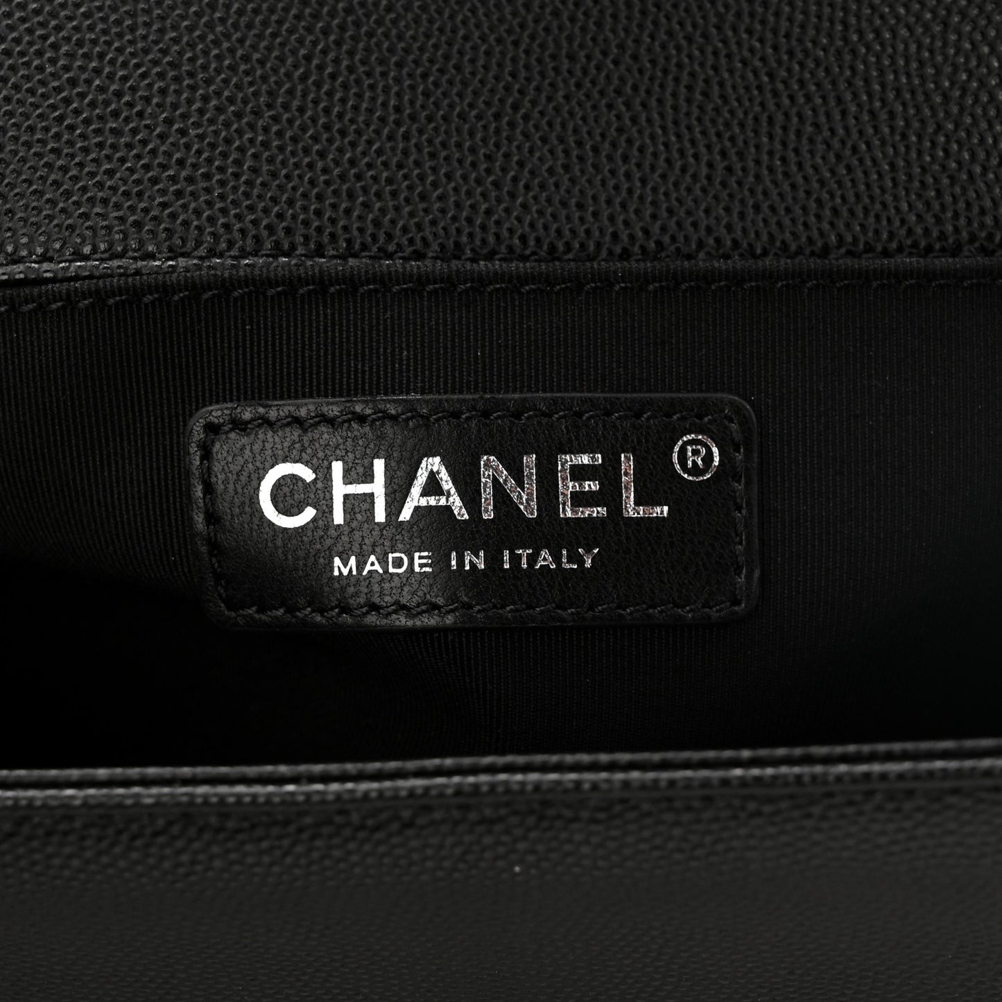 Caviar Quilted Medium Boy Flap Black