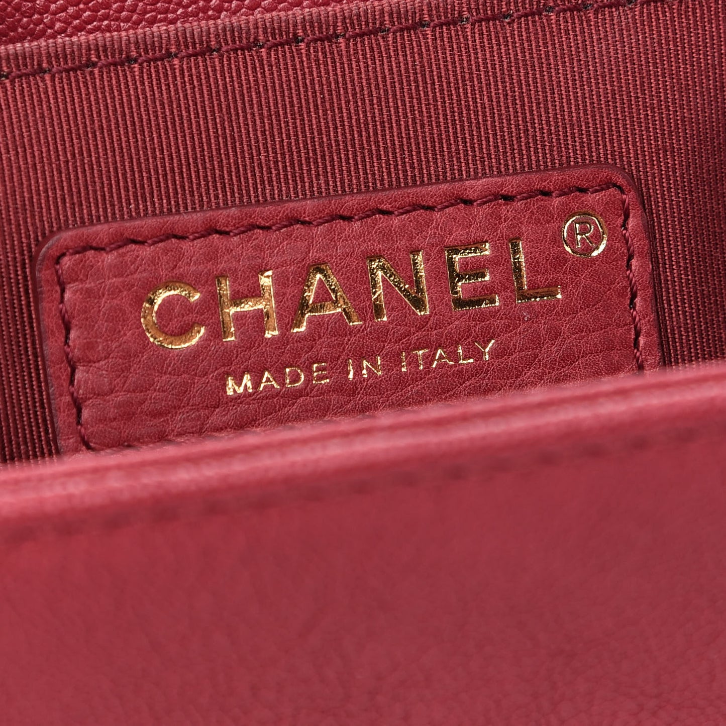 Caviar Quilted Medium Boy Flap Red