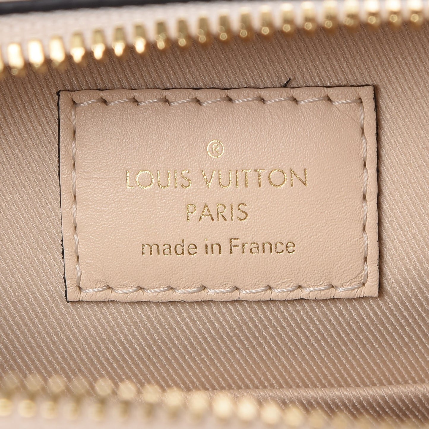 Monogram Saintonge Creme