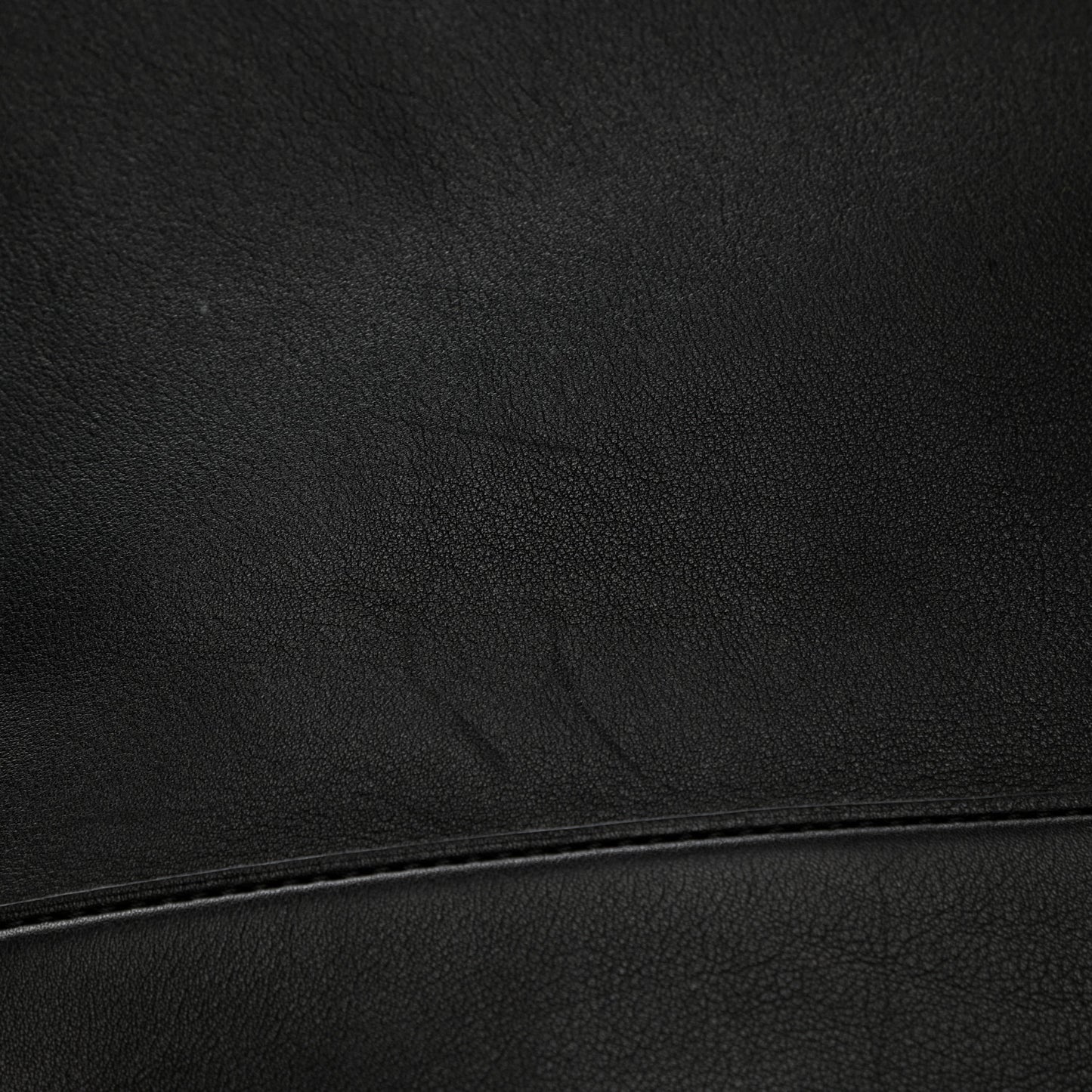 Smooth Calfskin NN14 Cuir Nuance GM Black