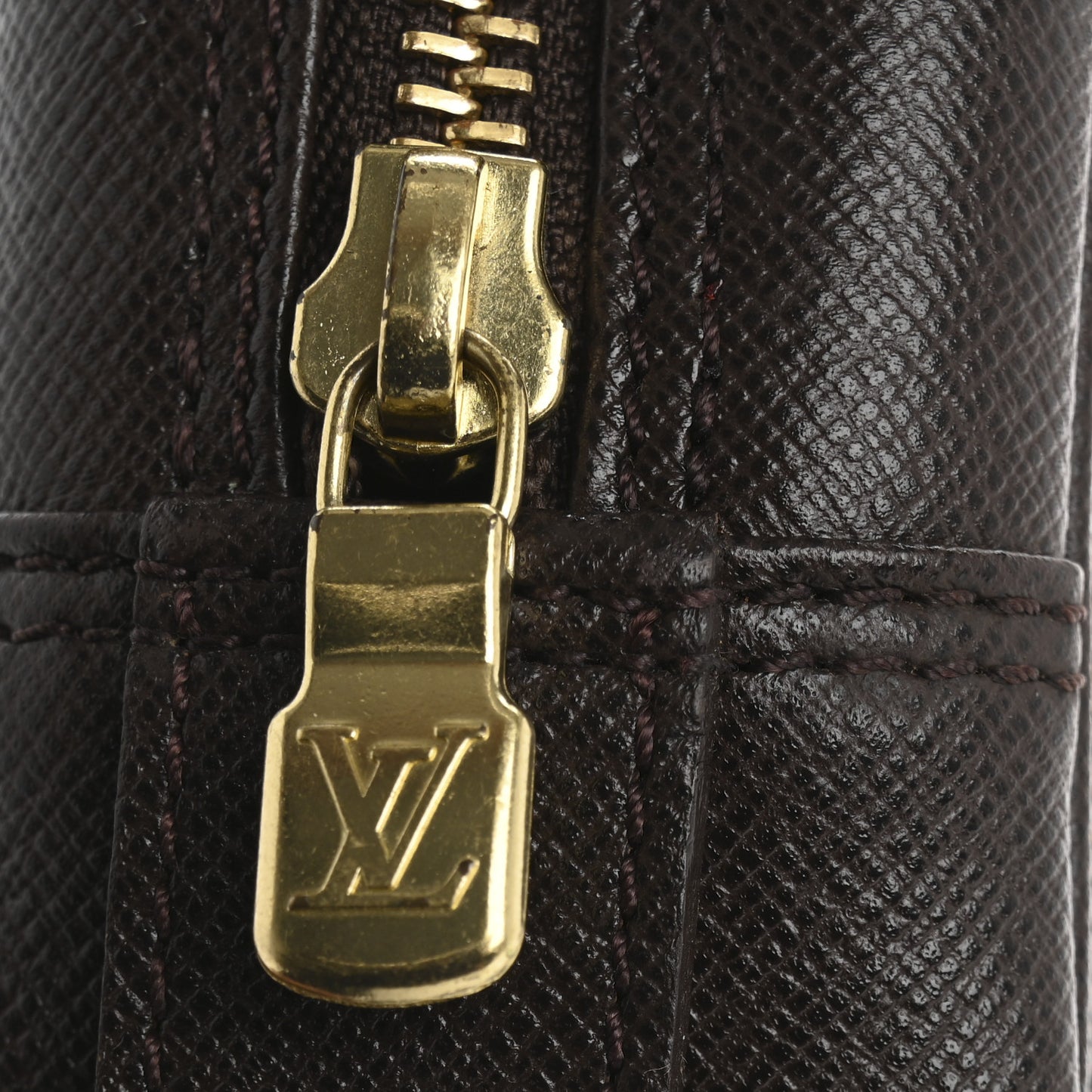 Damier Ebene Trousse Toilette 28