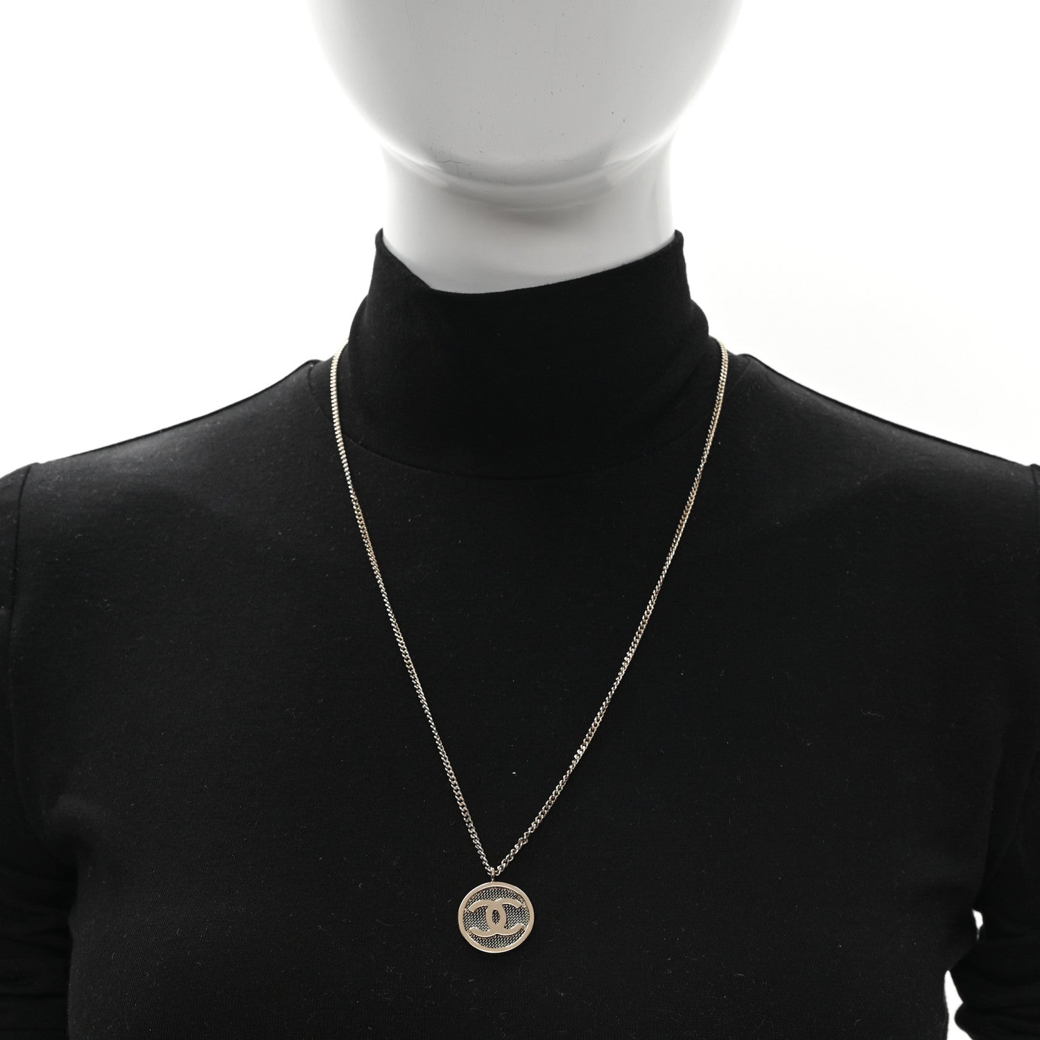 Chanel Mesh CC Necklace Gold 2 of 5