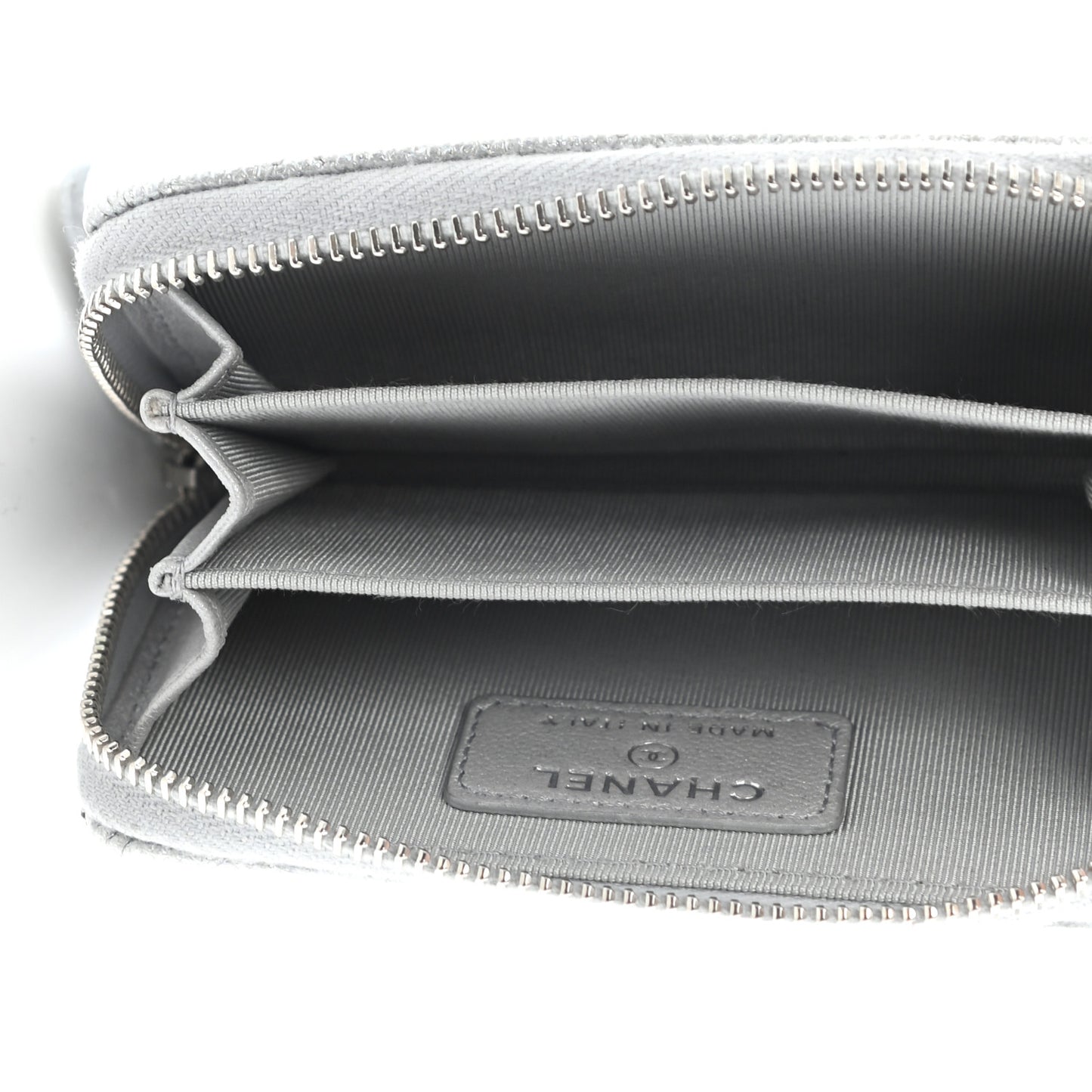 Glittered Metallic Caviar Quilted Zip Coin Purse Wallet Silver