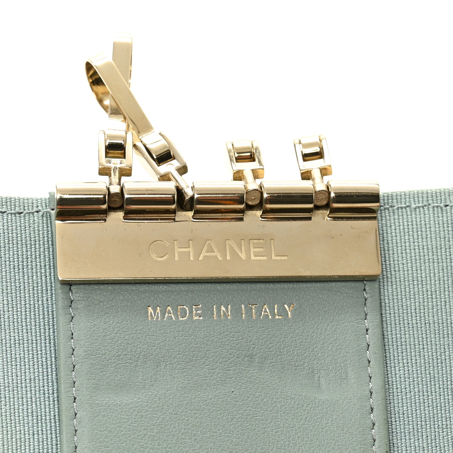 Caviar Quilted Classic 4 Key Holder Wallet Grey