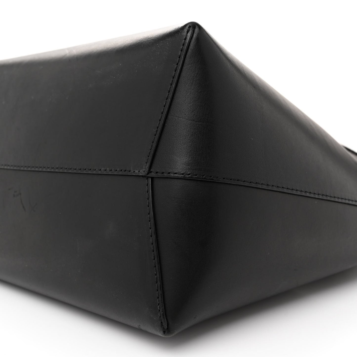 Vegetable Tanned Calfskin Bucket Bag Black Oro