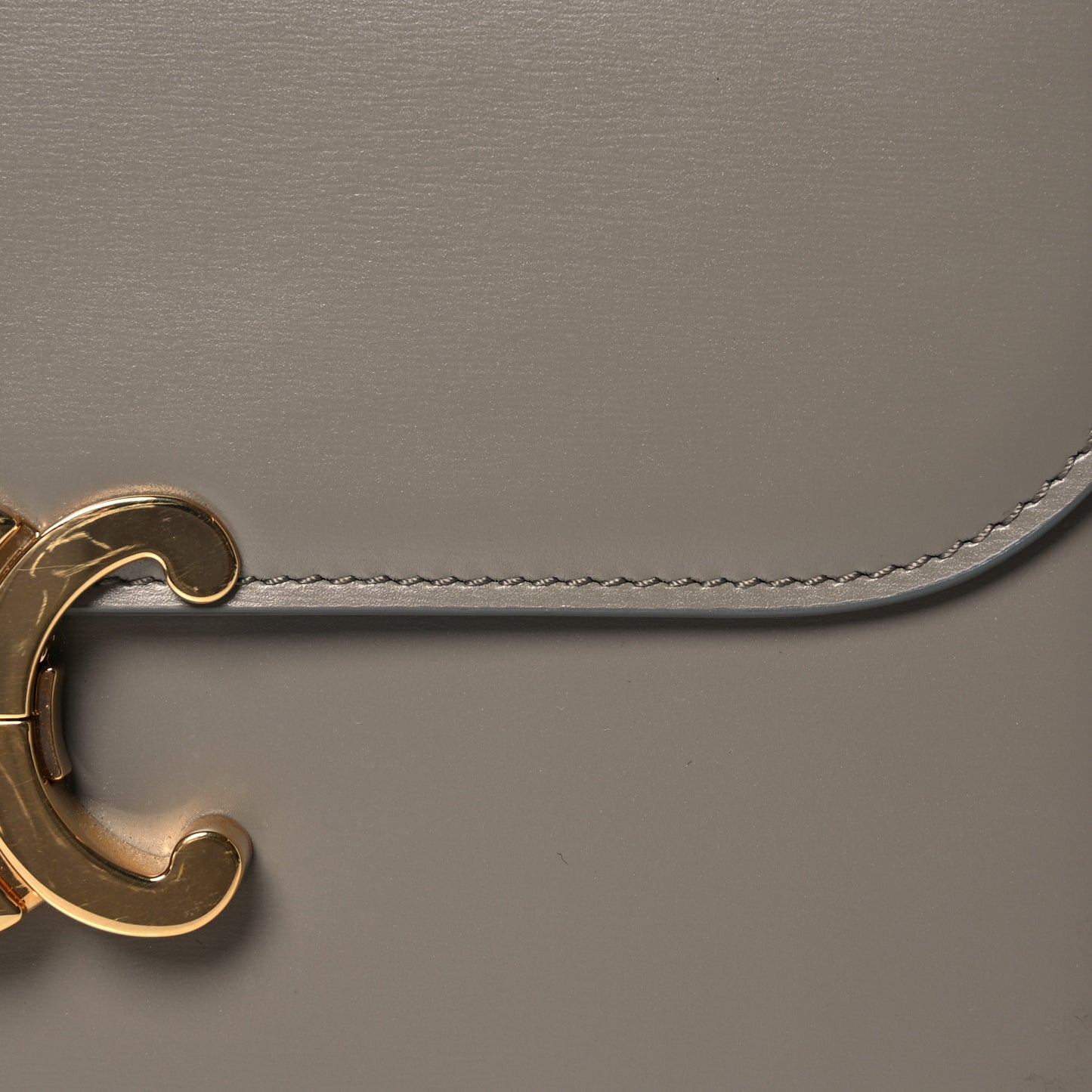 Shiny Calfskin Medium Triomphe Pebble