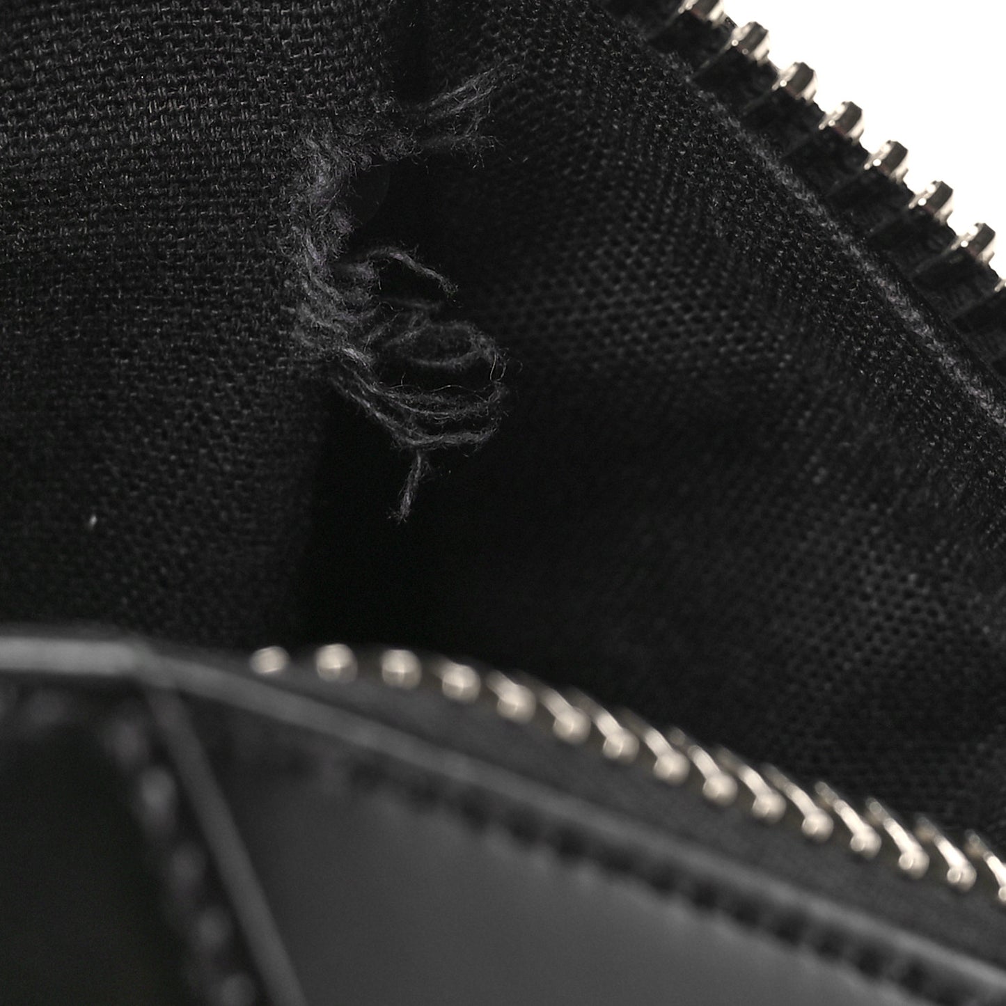 Shiny Lord Calfskin Medium Antigona Black