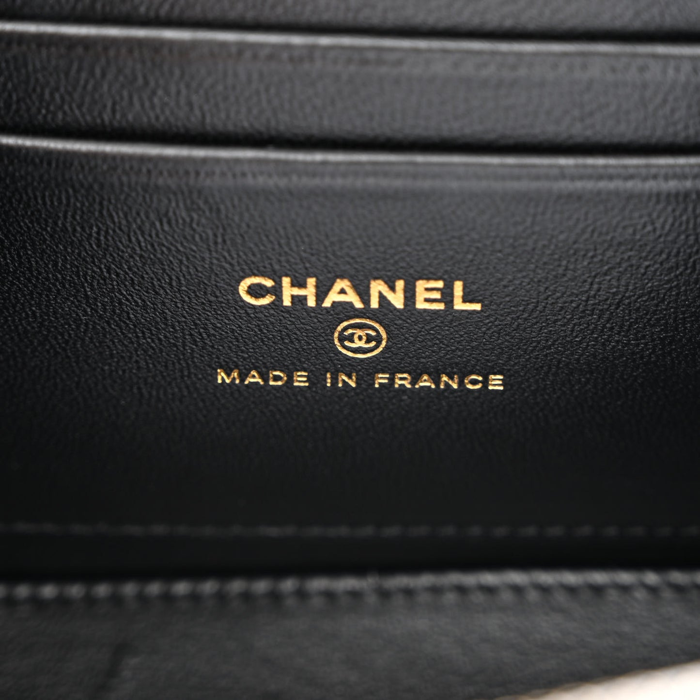 Lambskin Quilted Small Top Handle Vanity Case With Chain Black