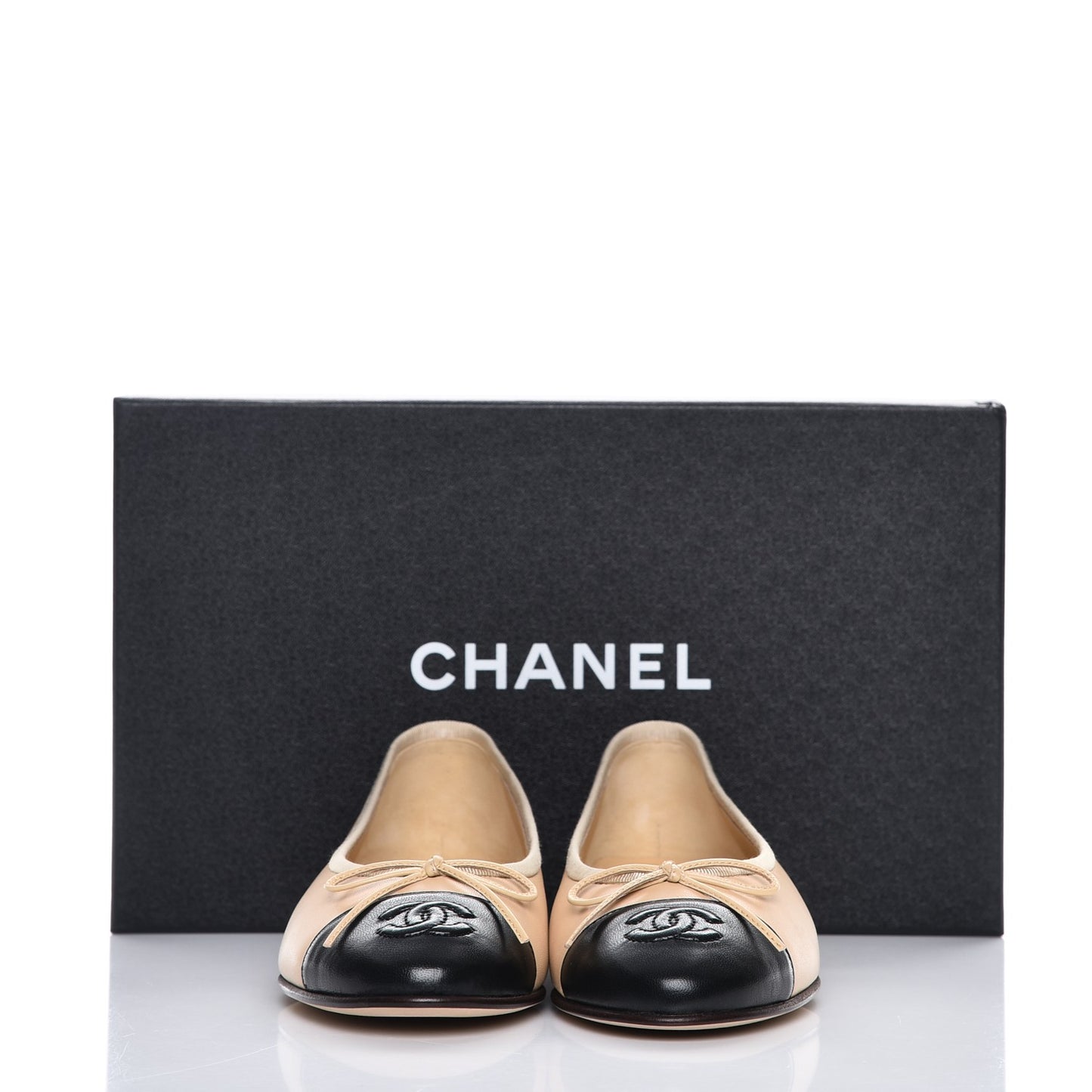 Lambskin Cap Toe Ballerina Flats 35 Beige Black