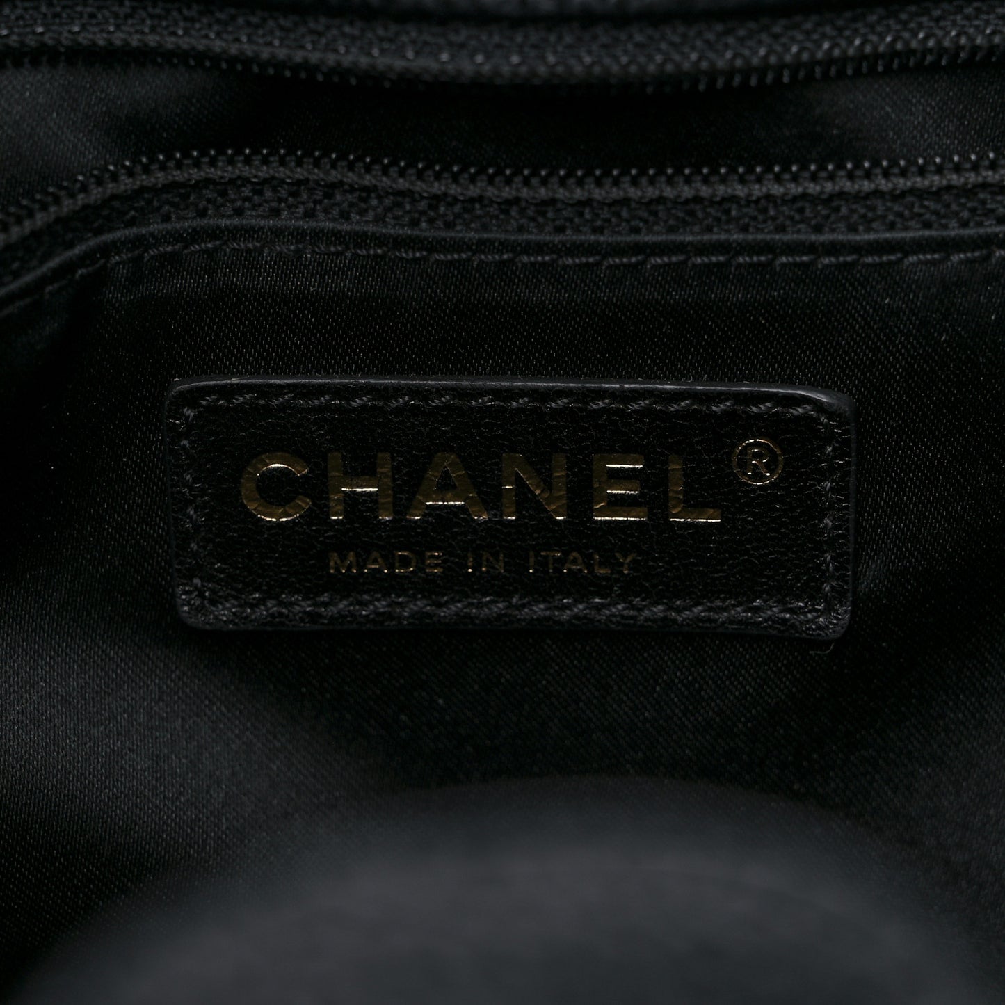 Caviar Quilted Petit Shopping Tote PST Black