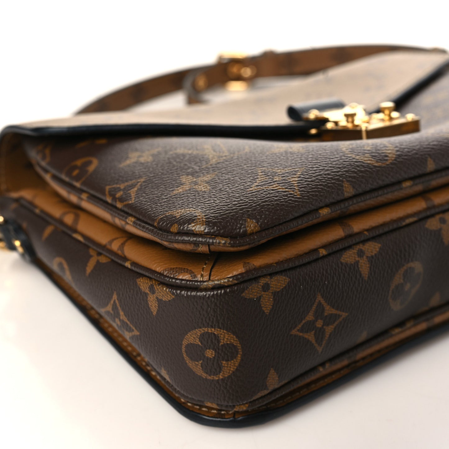 Reverse Monogram Pochette Metis