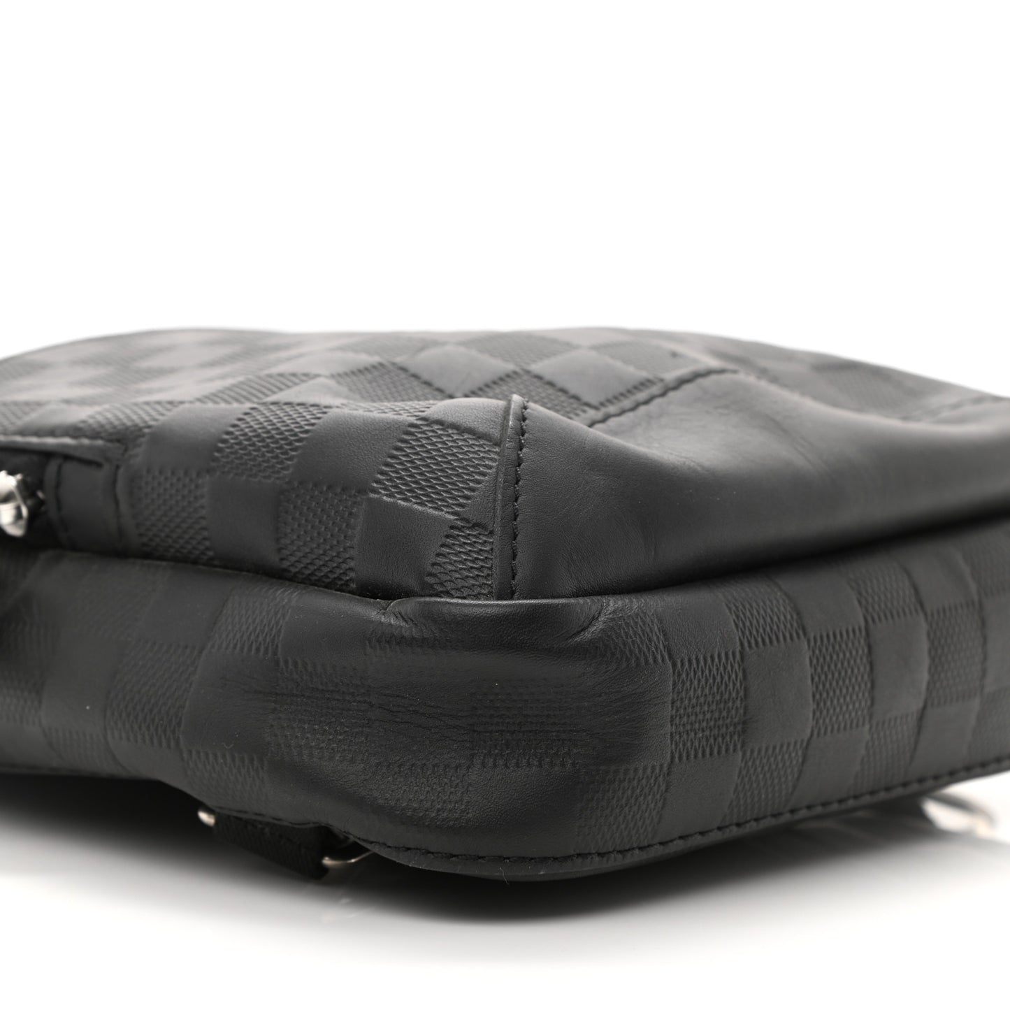 Damier Infini Avenue Sling Bag Onyx