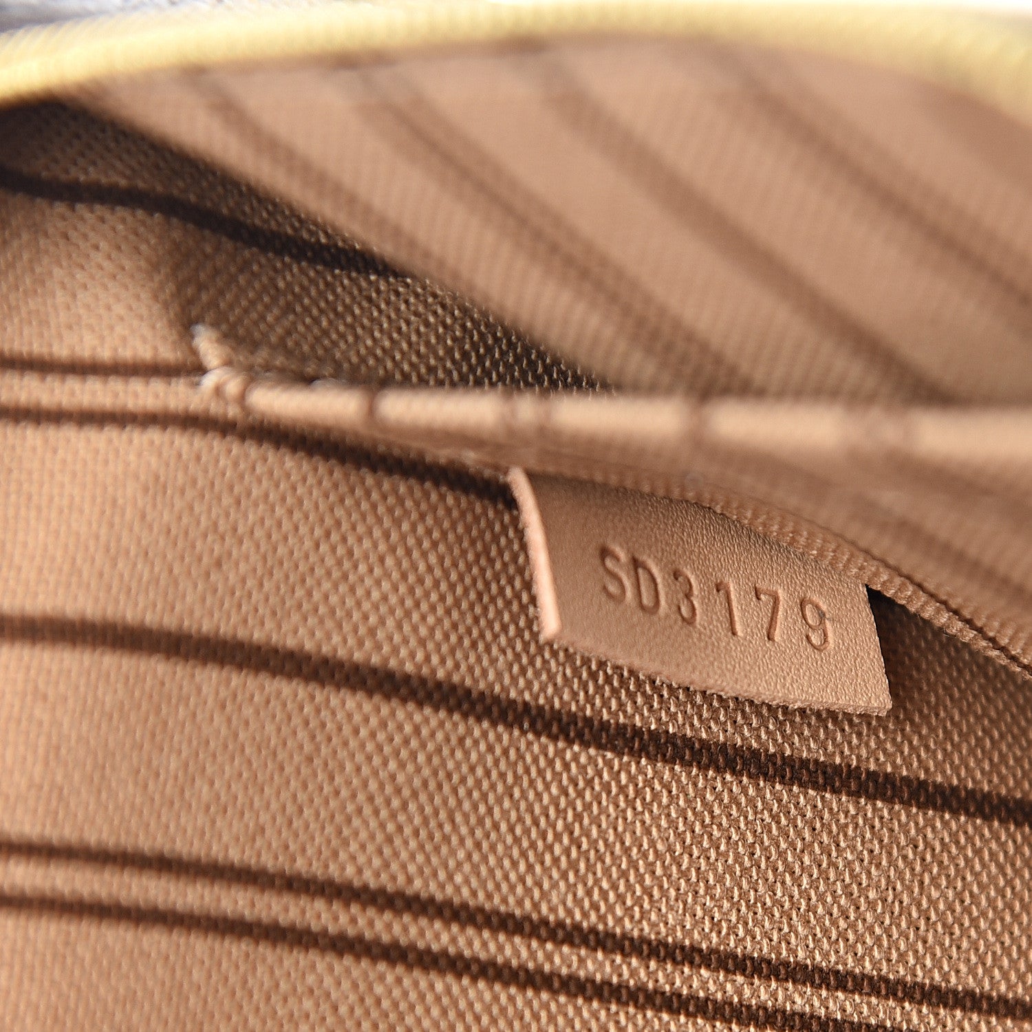 Louis Vuitton Monogram Neverfull MM GM Pochette 7 of 7