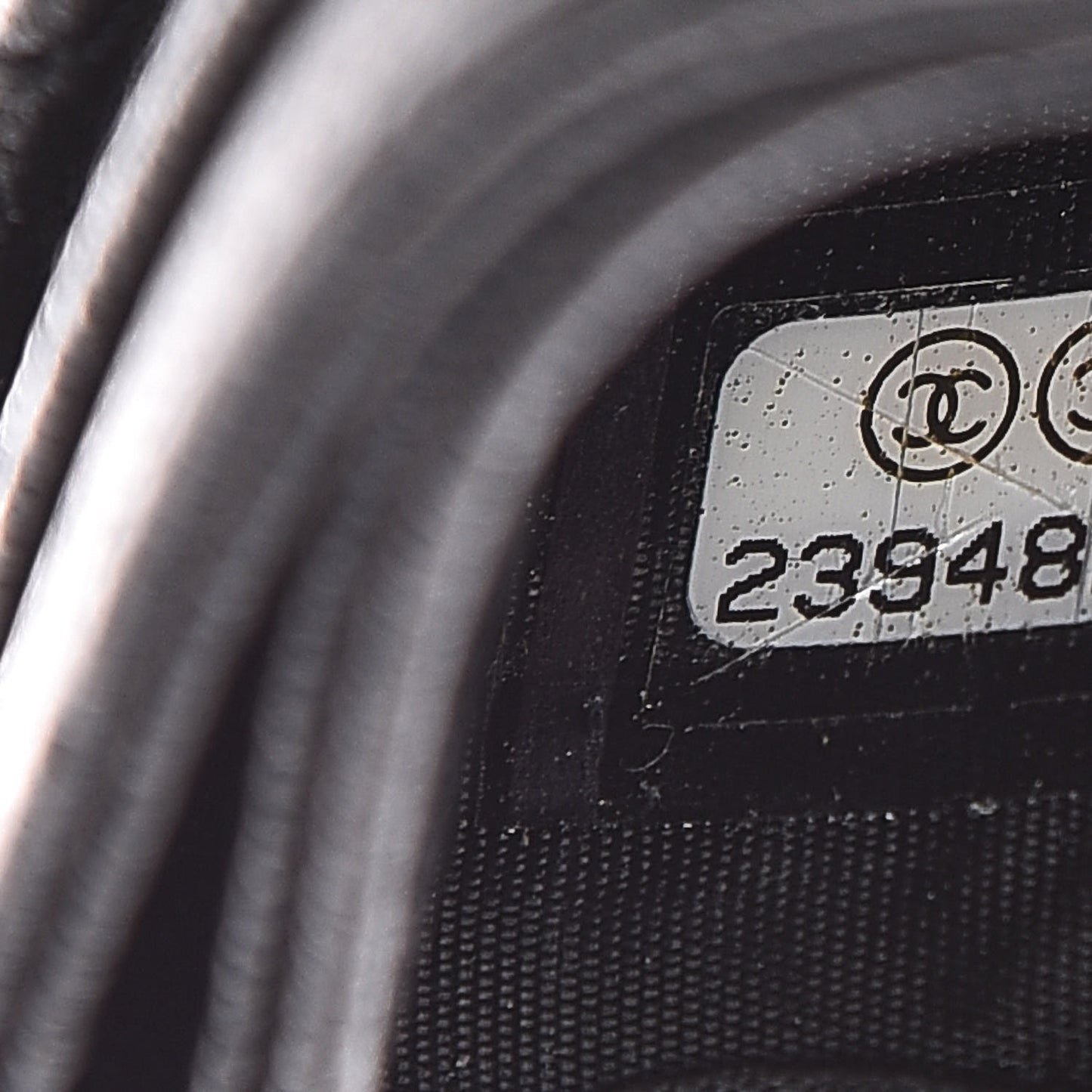 Sheepskin Chevron Quilted Reissue Card Holder So Black