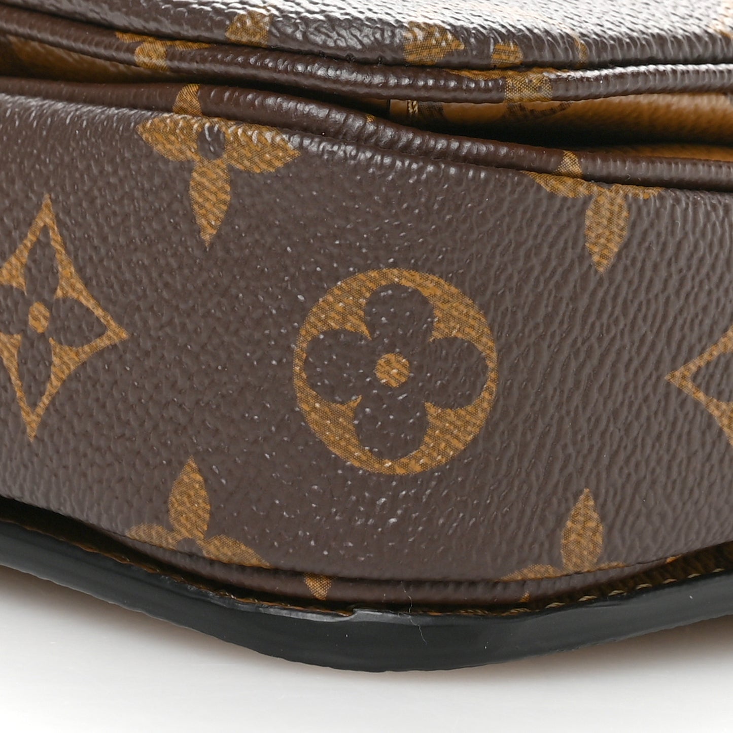 Reverse Monogram Pochette Metis