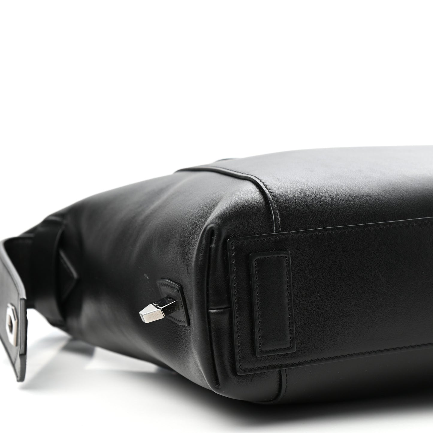 Smooth Calfskin Small Soft Antigona Black