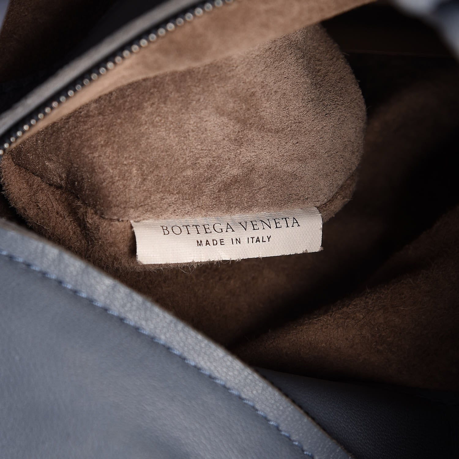 Bottega Veneta Nappa Intrecciato Parachute Bag Krim 7 of 20