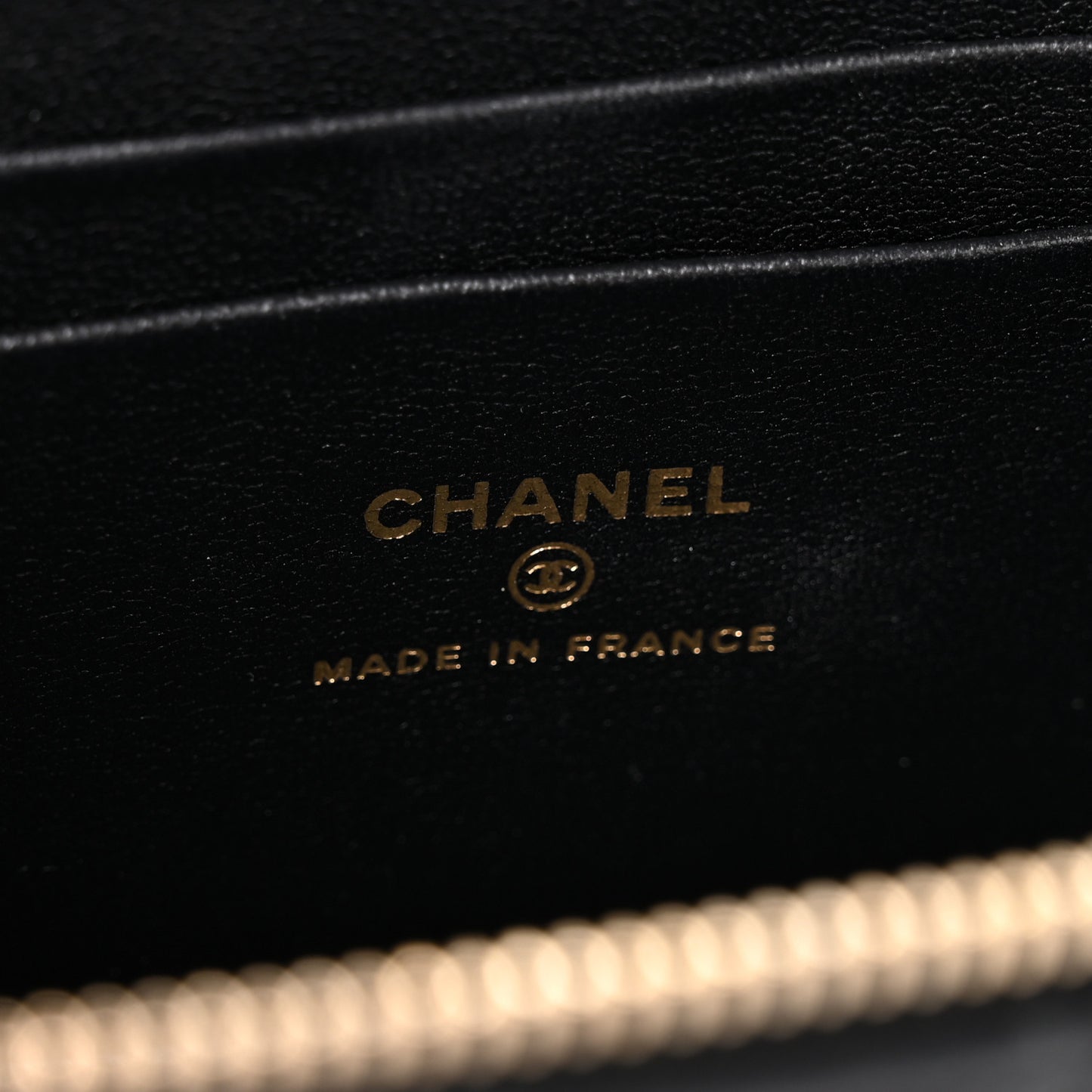 Lambskin Quilted Small Top Handle Vanity Case With Chain Black