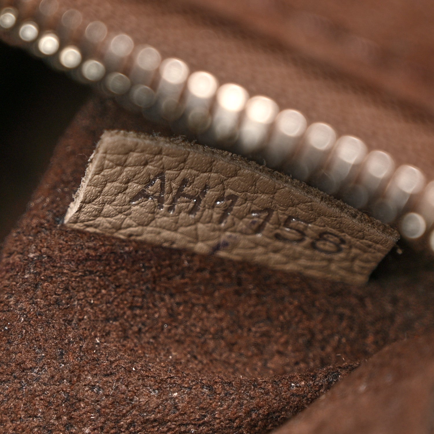 Louis Vuitton Mahina Babylone PM Galet 7 of 14