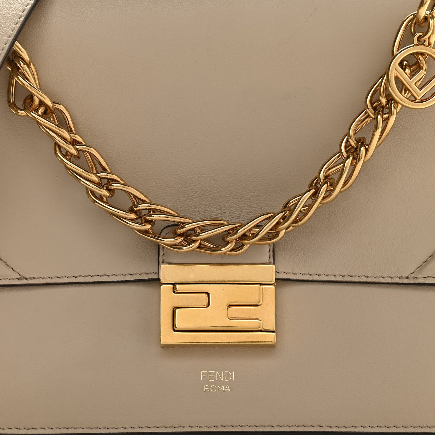 Vitello Grace Matte F is Fendi Kan U Shoulder Bag Nuvola