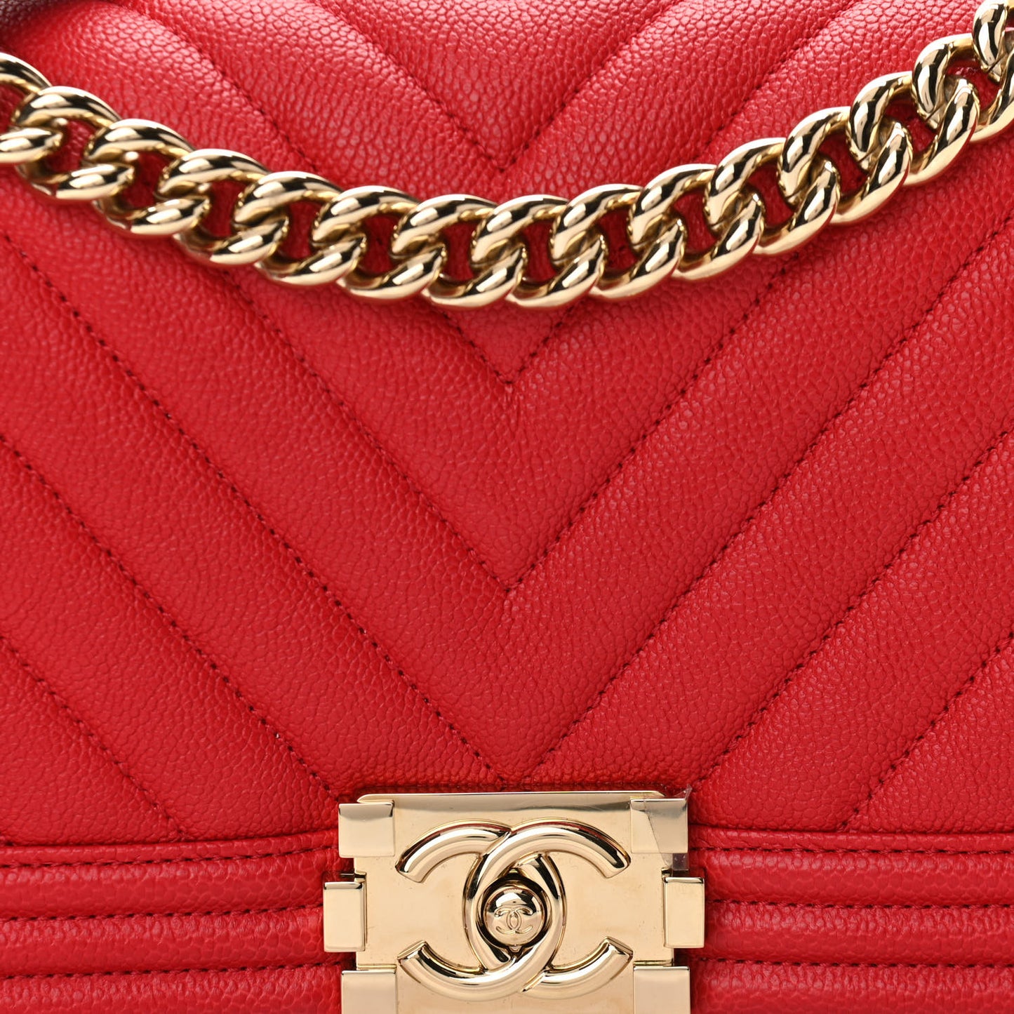 Caviar Chevron Quilted Medium Boy Flap Red