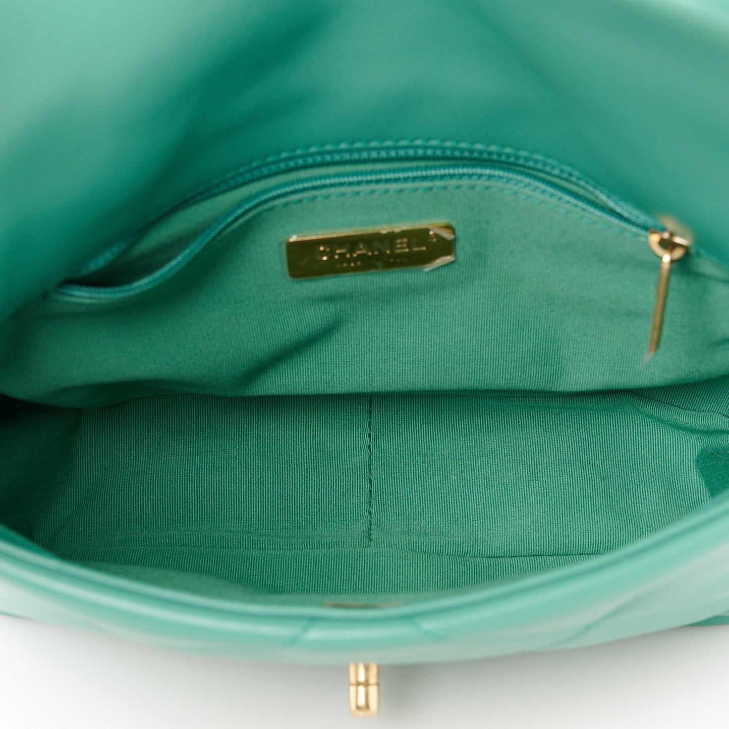 Lambskin Quilted Medium Chanel 19 Flap Green