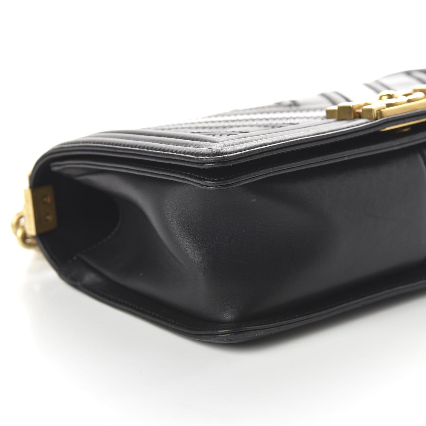 Caviar Glazed Calfskin Chevron Medium Boy Flap Black