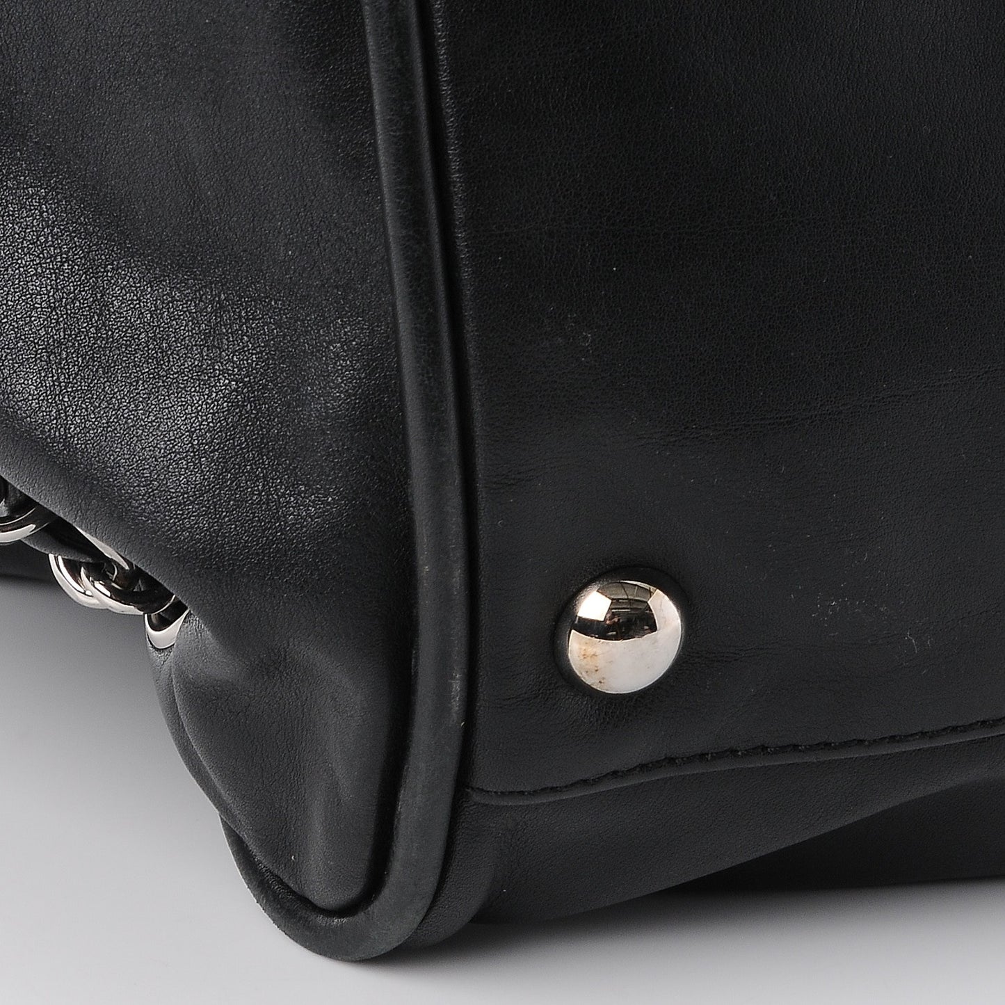 Calfskin Diagonal Ligne Tote Black