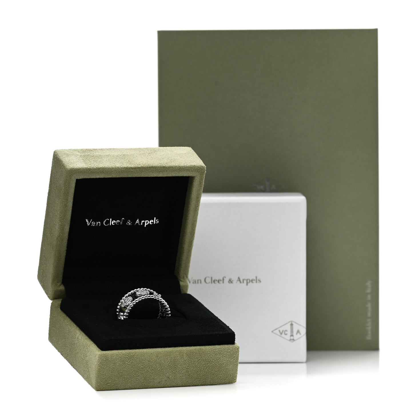 18K White Gold Diamond Medium Perlee Clover Band Ring 55 7.25