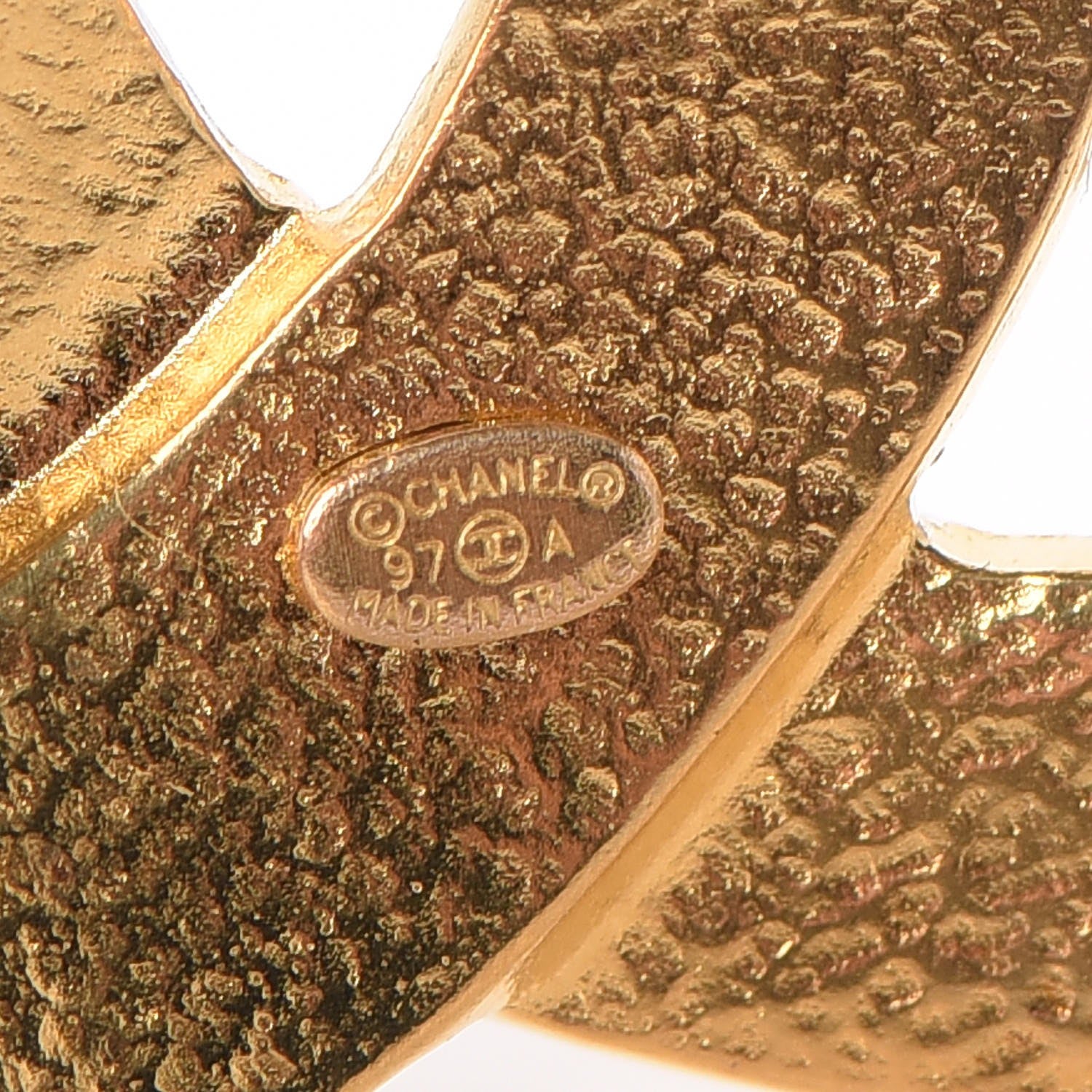 Chanel CC Large Brooch Gold 4 of 5