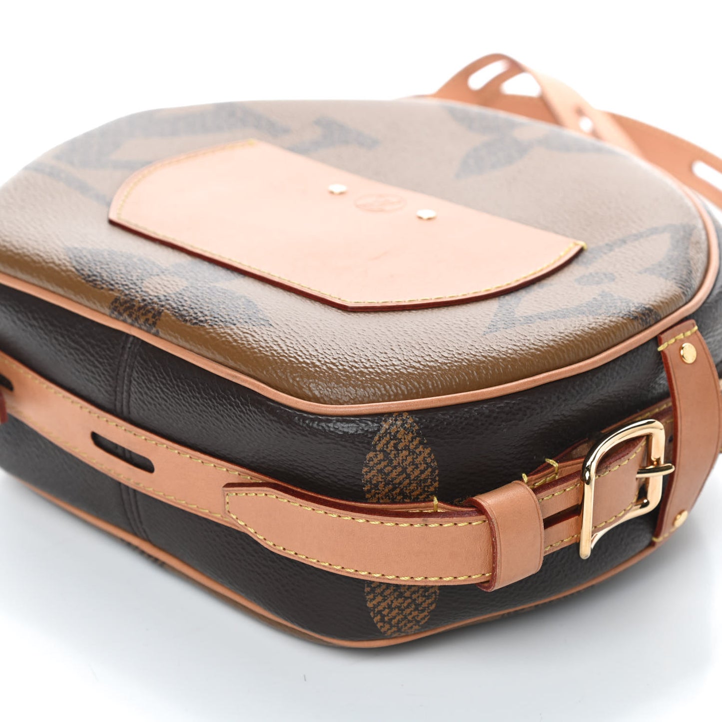Reverse Monogram Giant Boite Chapeau Souple