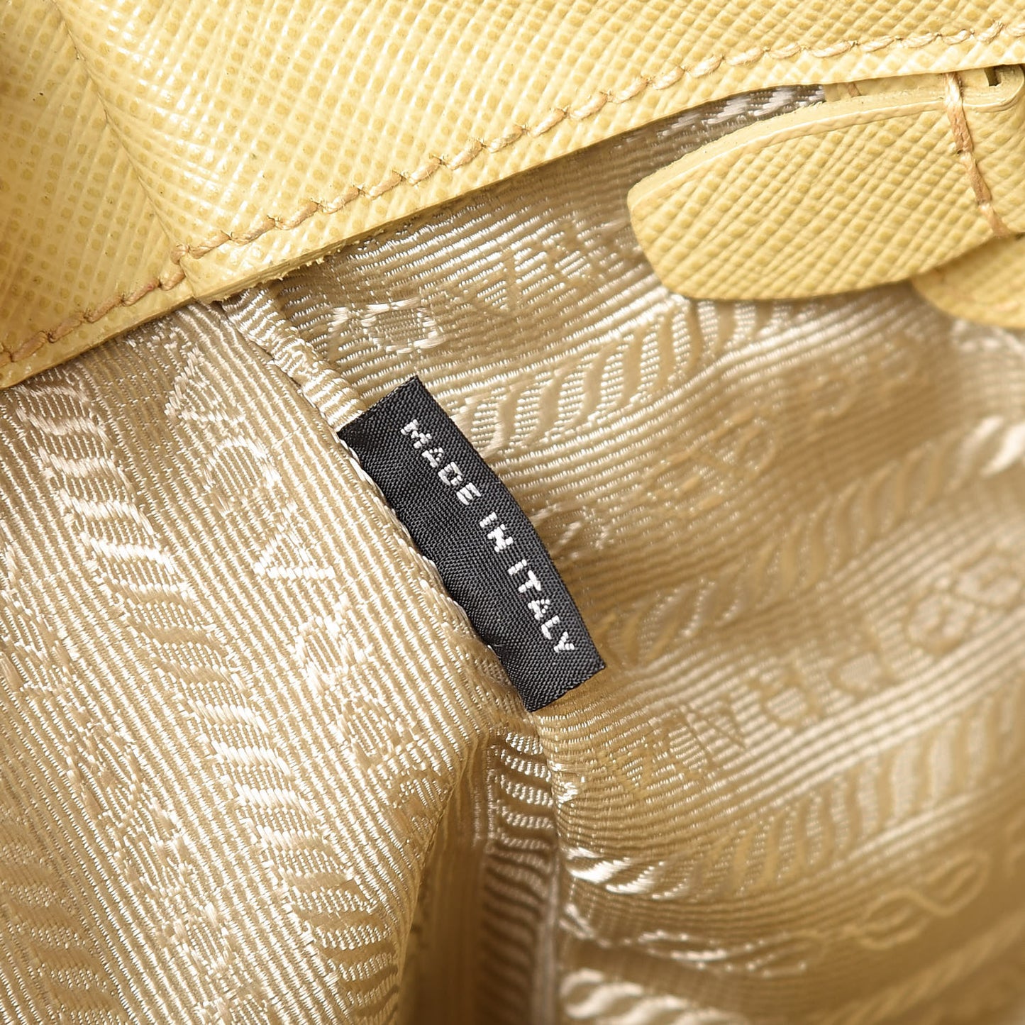 Saffiano Large Galleria Double Zip Tote Ginestra