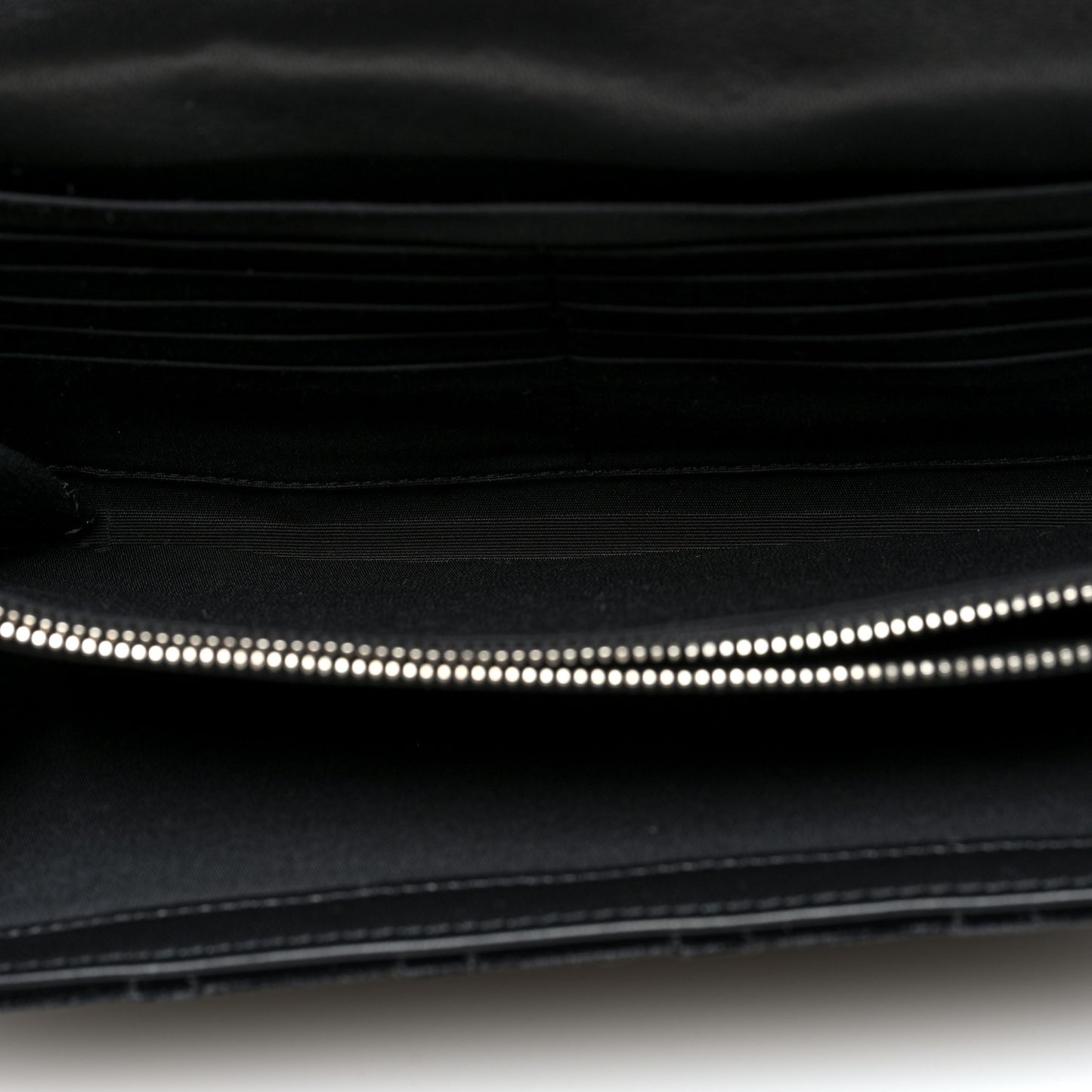 Velvet Quilted Medusa Wallet On Chain Black