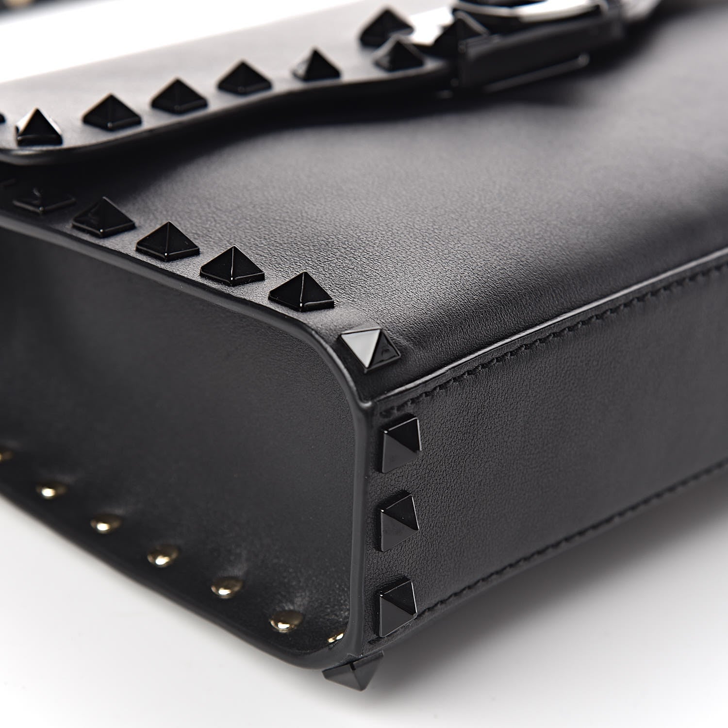 Valentino Garavani Vitello Monochrome Medium Rockstud Flip Lock Crossbody Bag Black 7 of 9