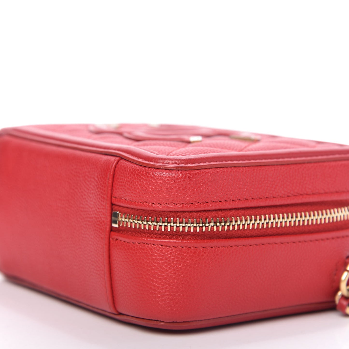 Caviar Quilted Filigree Vanity Clutch With Chain Red