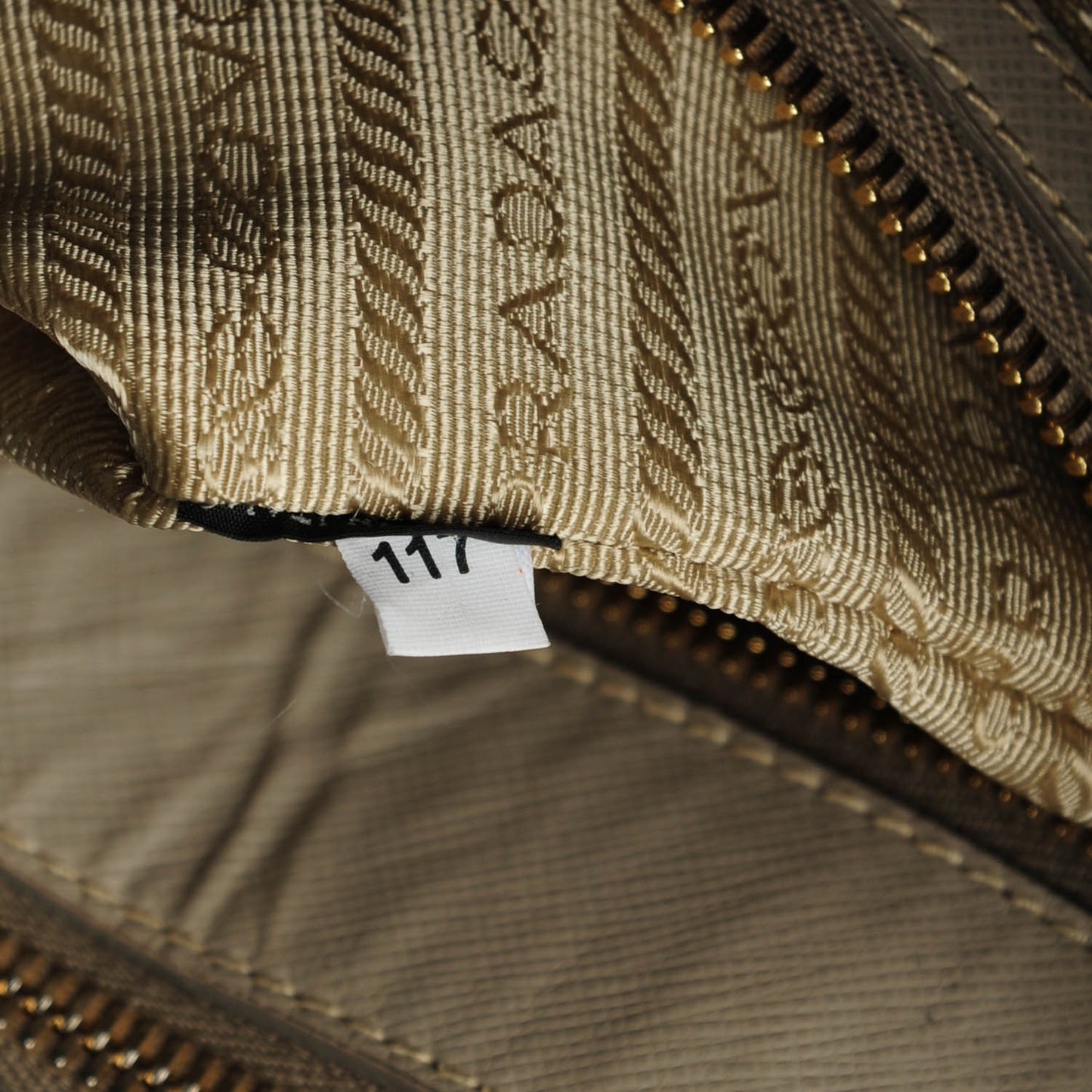 Saffiano Small Galleria Double Zip Tote Pomice