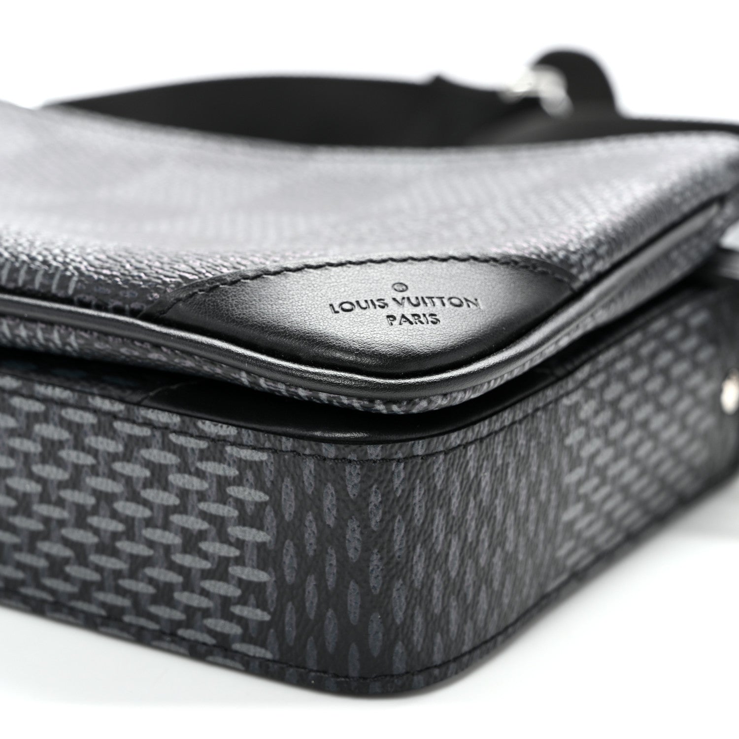 Louis Vuitton Damier Graphite 3D Trio Messenger 1889447 – FASHIONPHILE