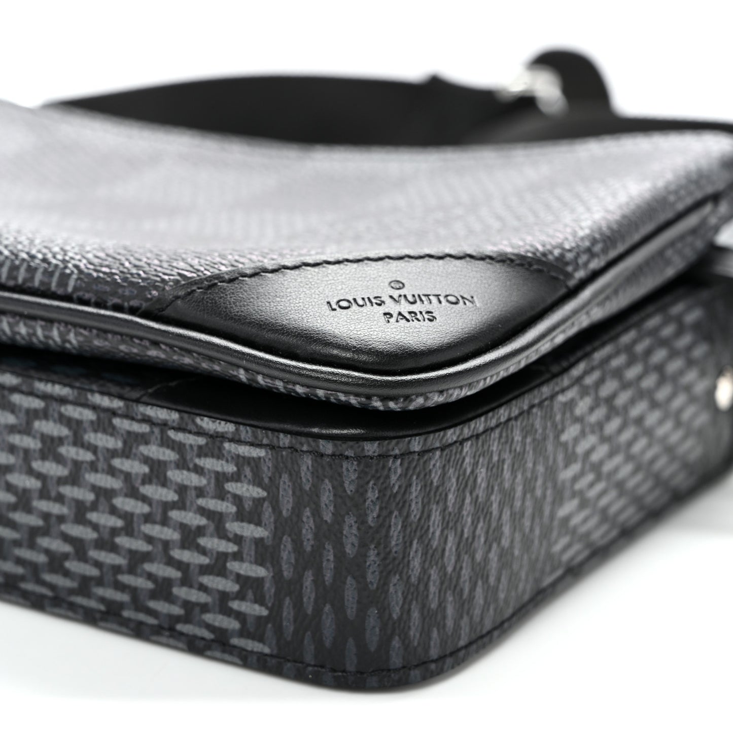 Damier Graphite 3D Trio Messenger