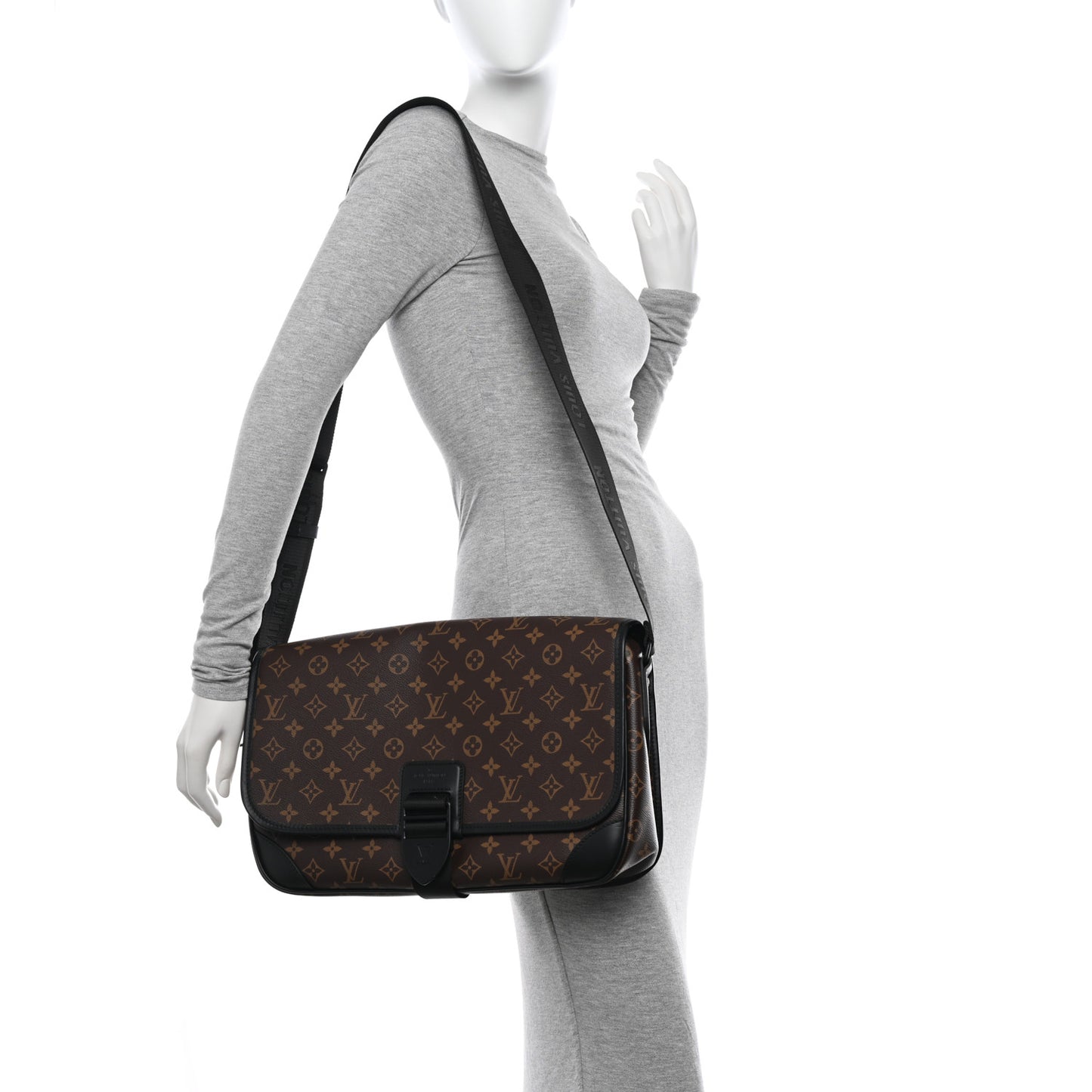 LOUIS VUITTON Monogram Macassar Archy Messenger GM