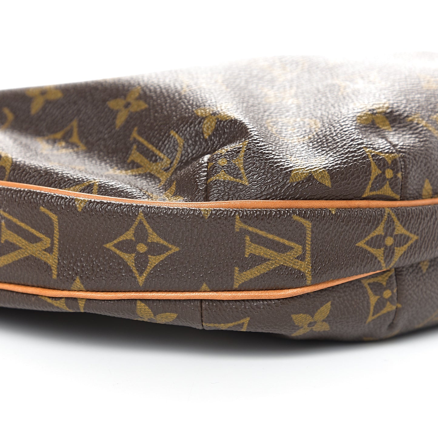 Monogram Croissant MM