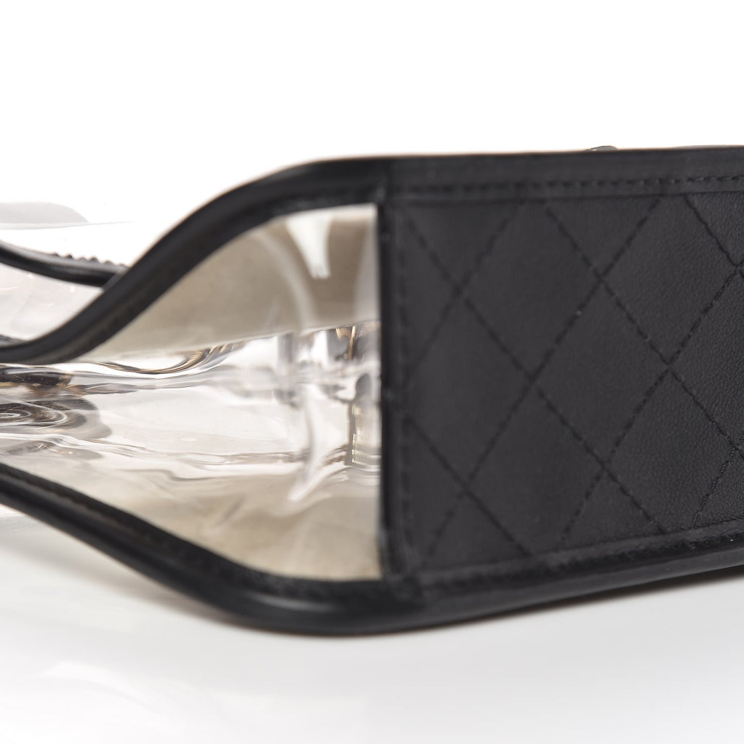 Lambskin PVC Medium Coco Sand Flap Black