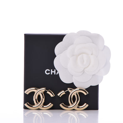 Chanel Metal Large CC Earrings Light Gold 5 of 5
