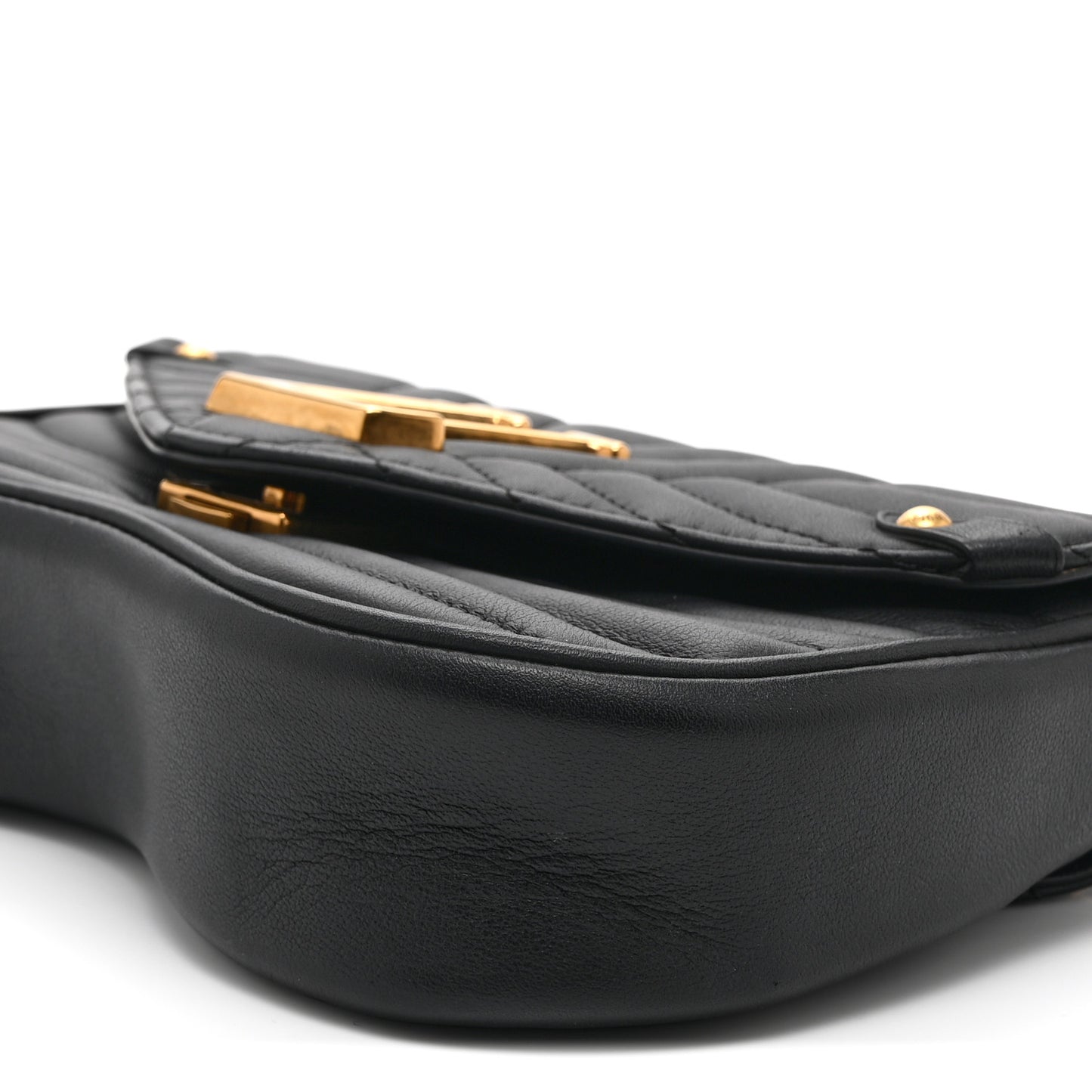 Calfskin New Wave Chain PM Black