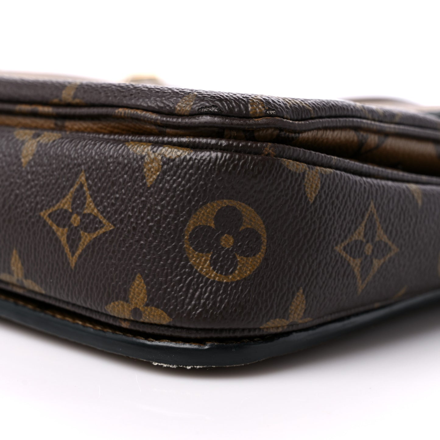 Reverse Monogram Pochette Metis